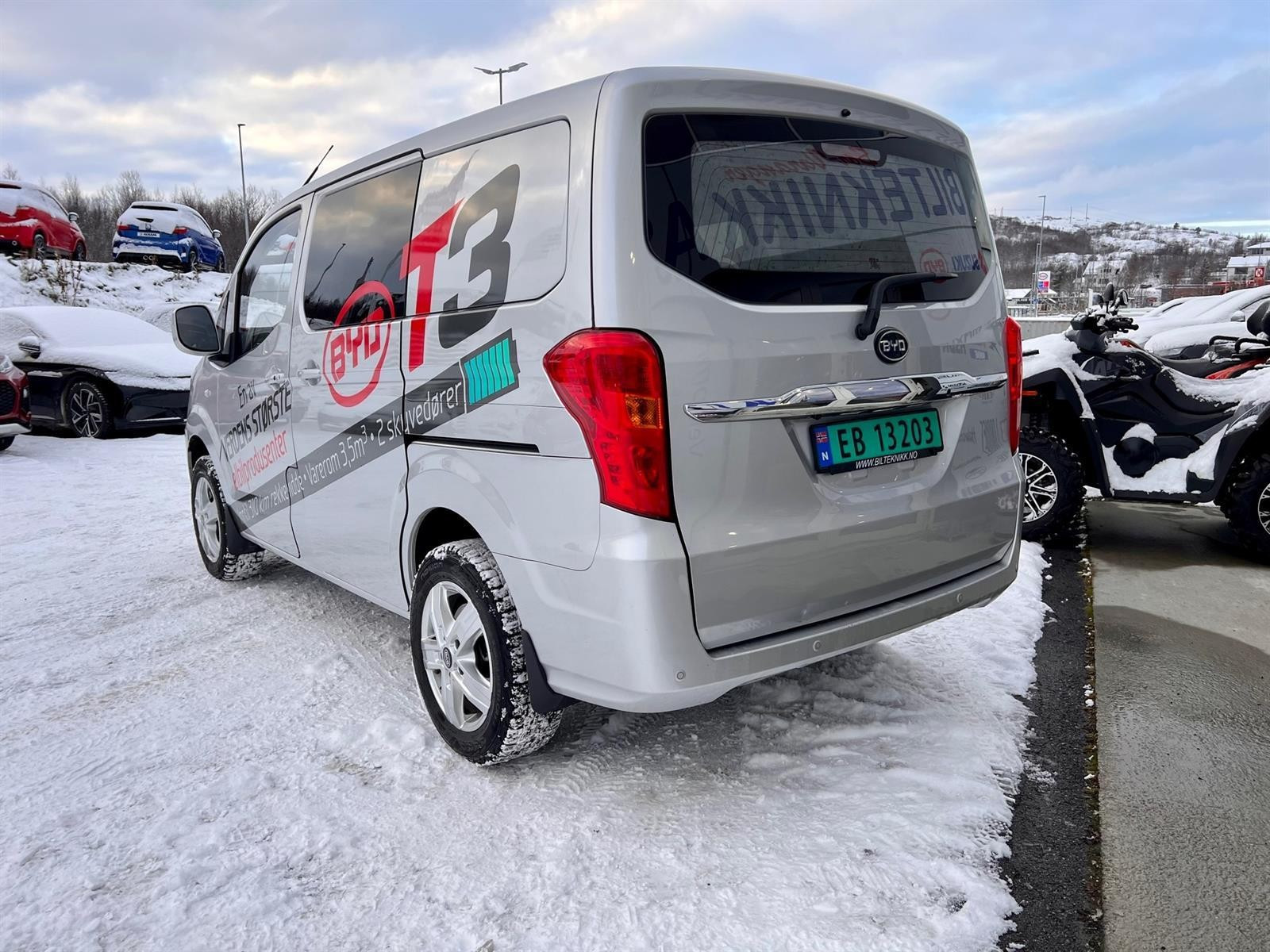 BYD T3 3,5 m3 50 kWh 136hk Kamera/Keyless/Skinn ++ 3