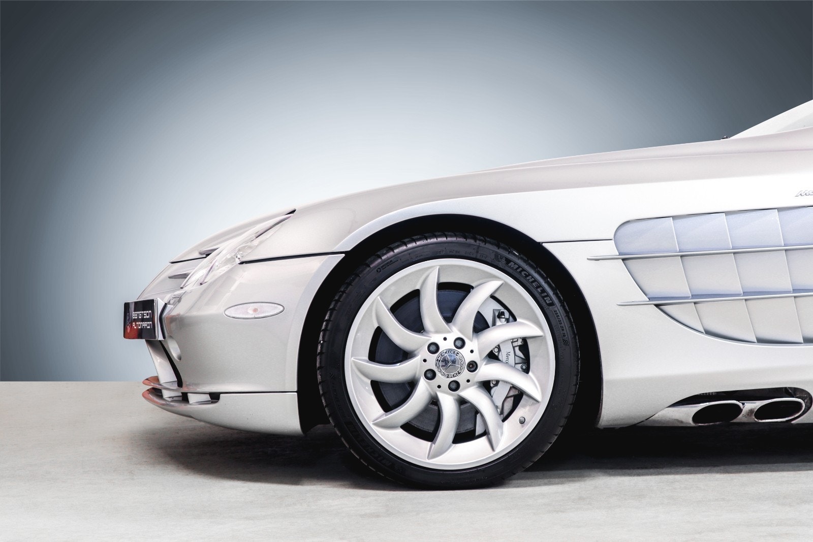 Mercedes-Benz SLR 6