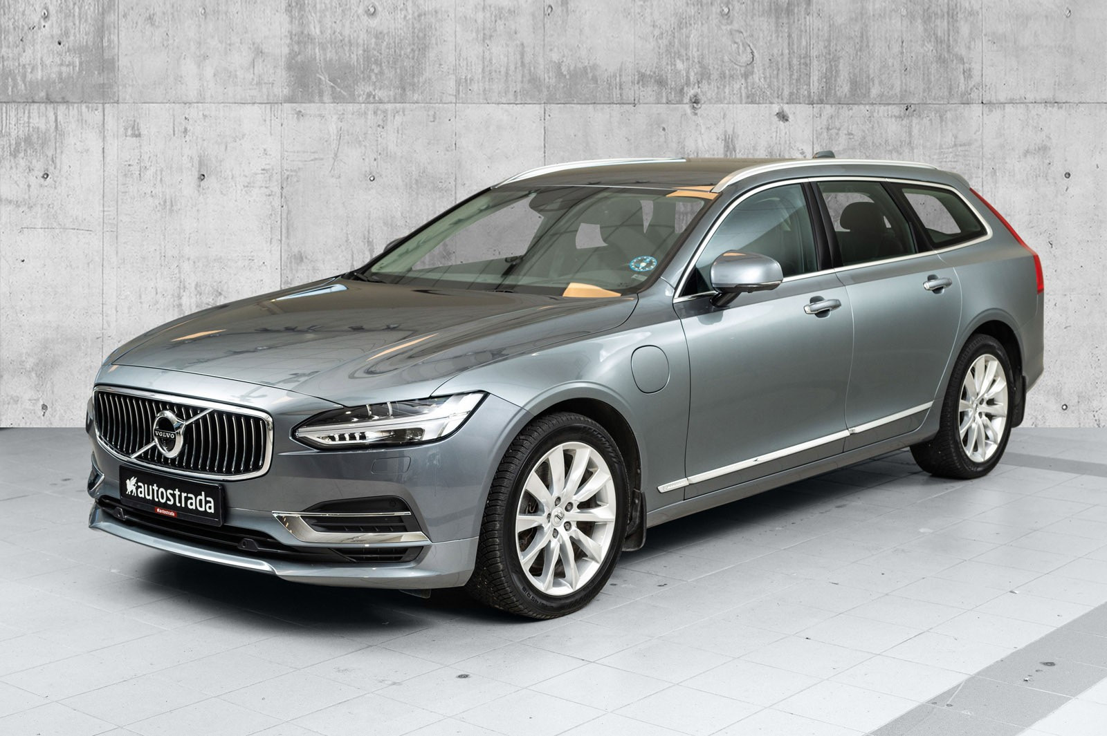 Volvo V90 T8 407hk Inscription AWD aut Luftfj, Head-Up, 360` H.F 2018, 86 686 km, kr 379 000,-