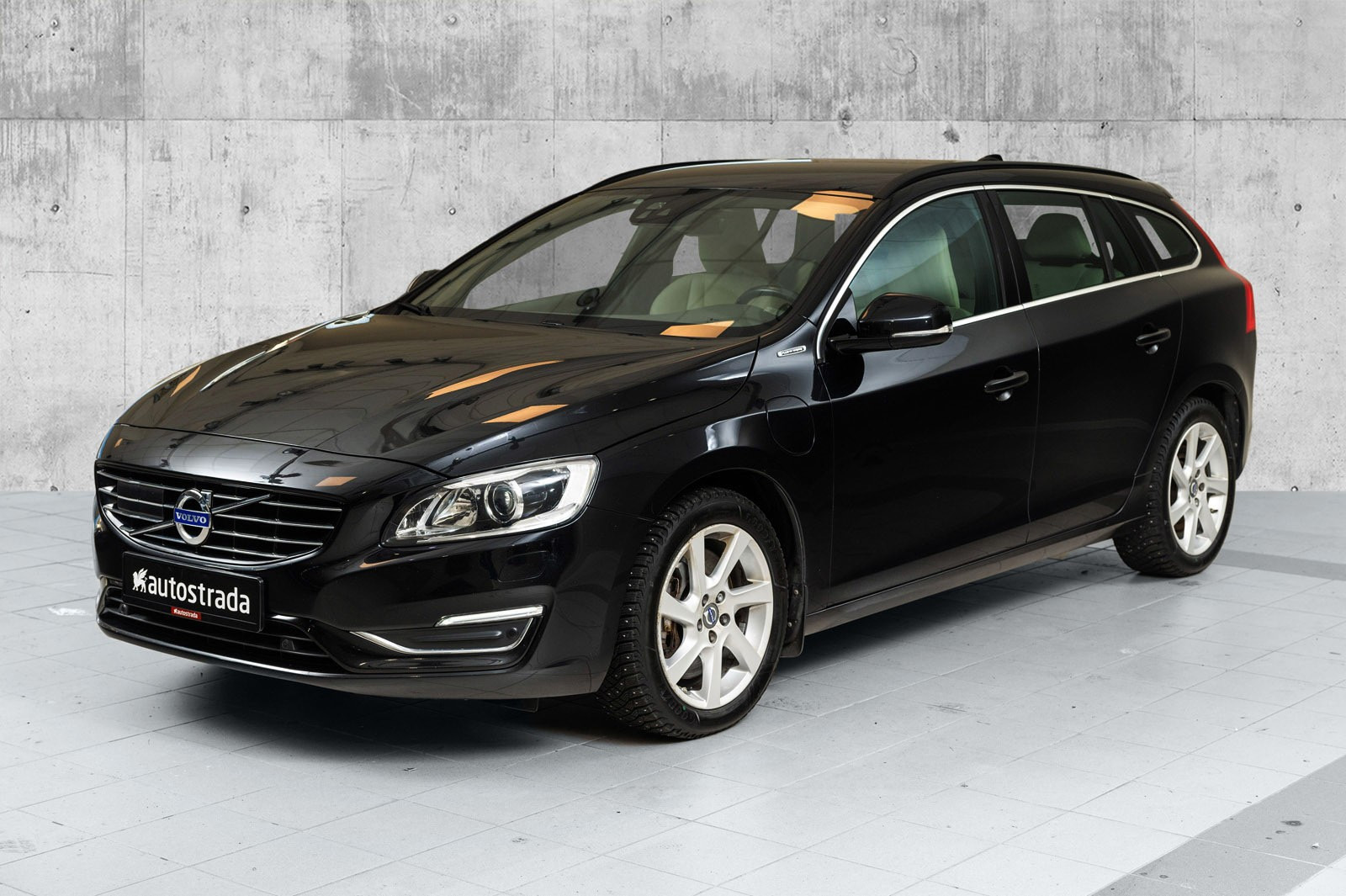 Volvo V60 D5 Momentum AWD aut Polestar/Kamera/Hengerfeste 2015, 159 000 km, kr 179 000,-