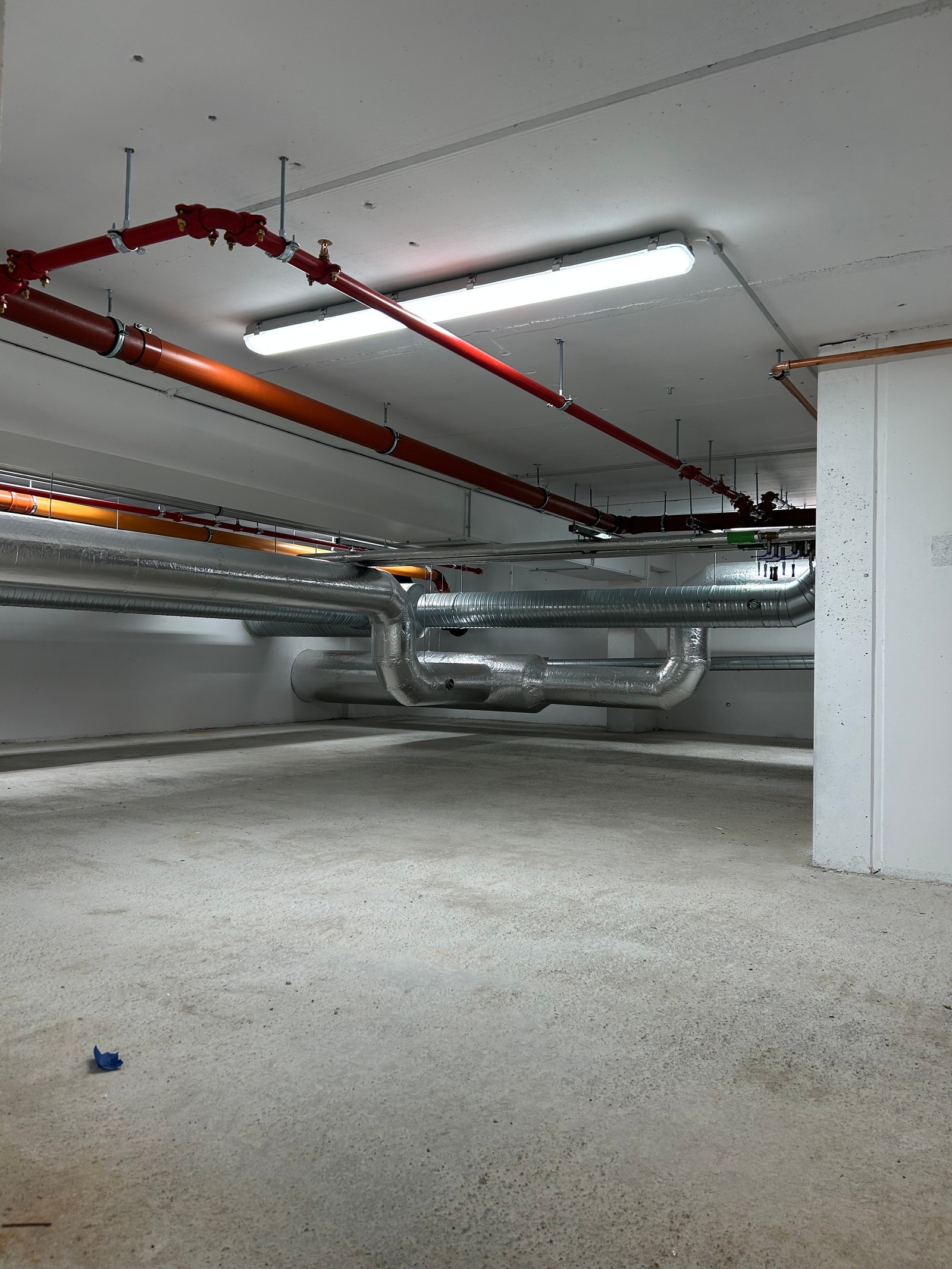 Bildet viser teknisk rom hvor det er avsatt plass for fettutskiller, dersom det er aktuelt for leietaker. Galleribilde