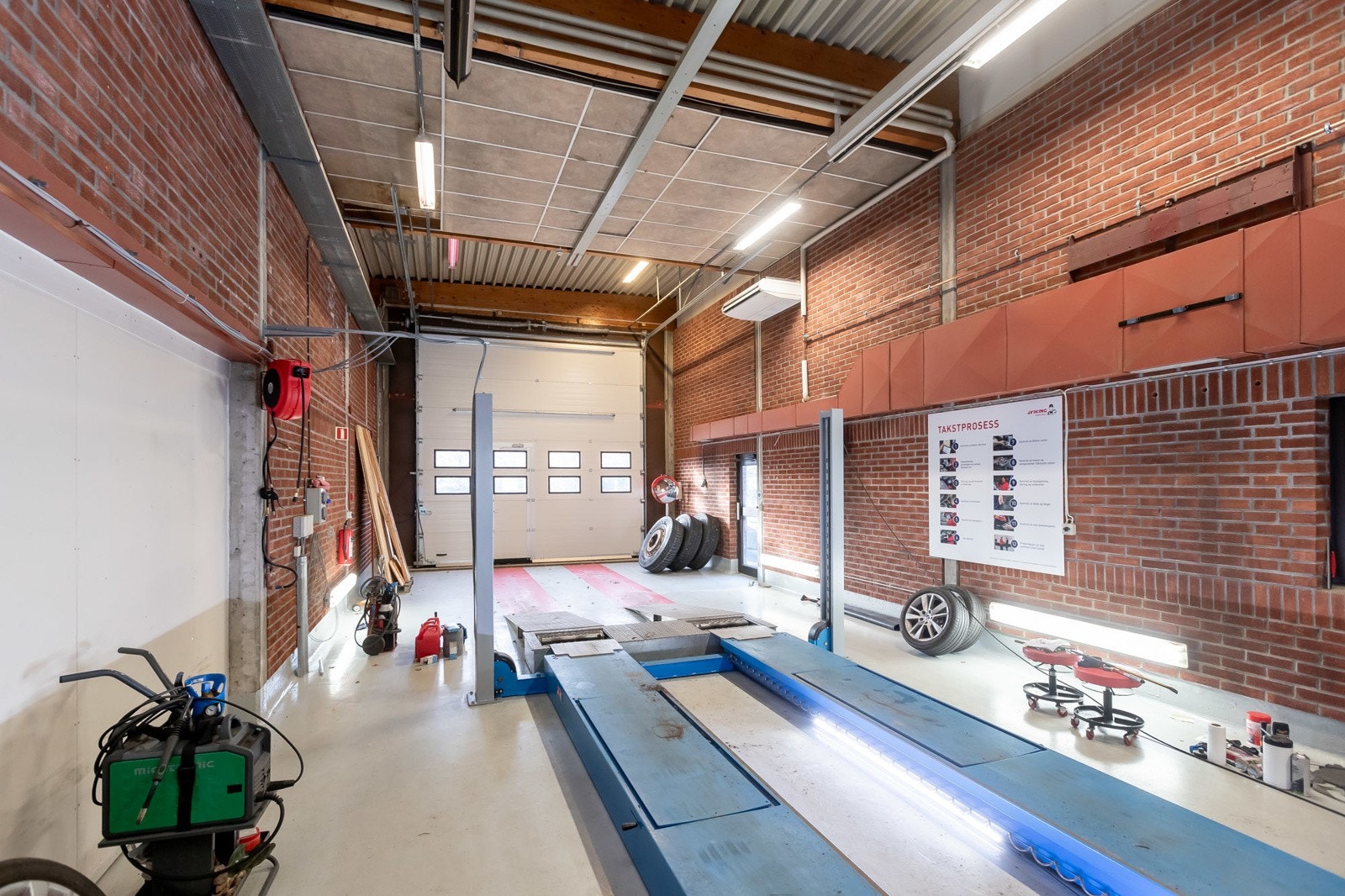 Stabburveien-6- verksted 6 m bredt, 32m langt Galleribilde