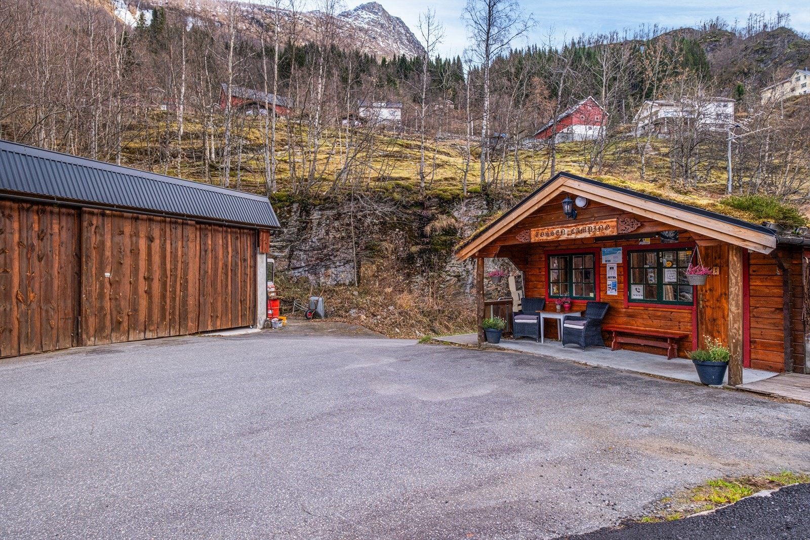Ankomst / resepsjon og garasje Galleribilde
