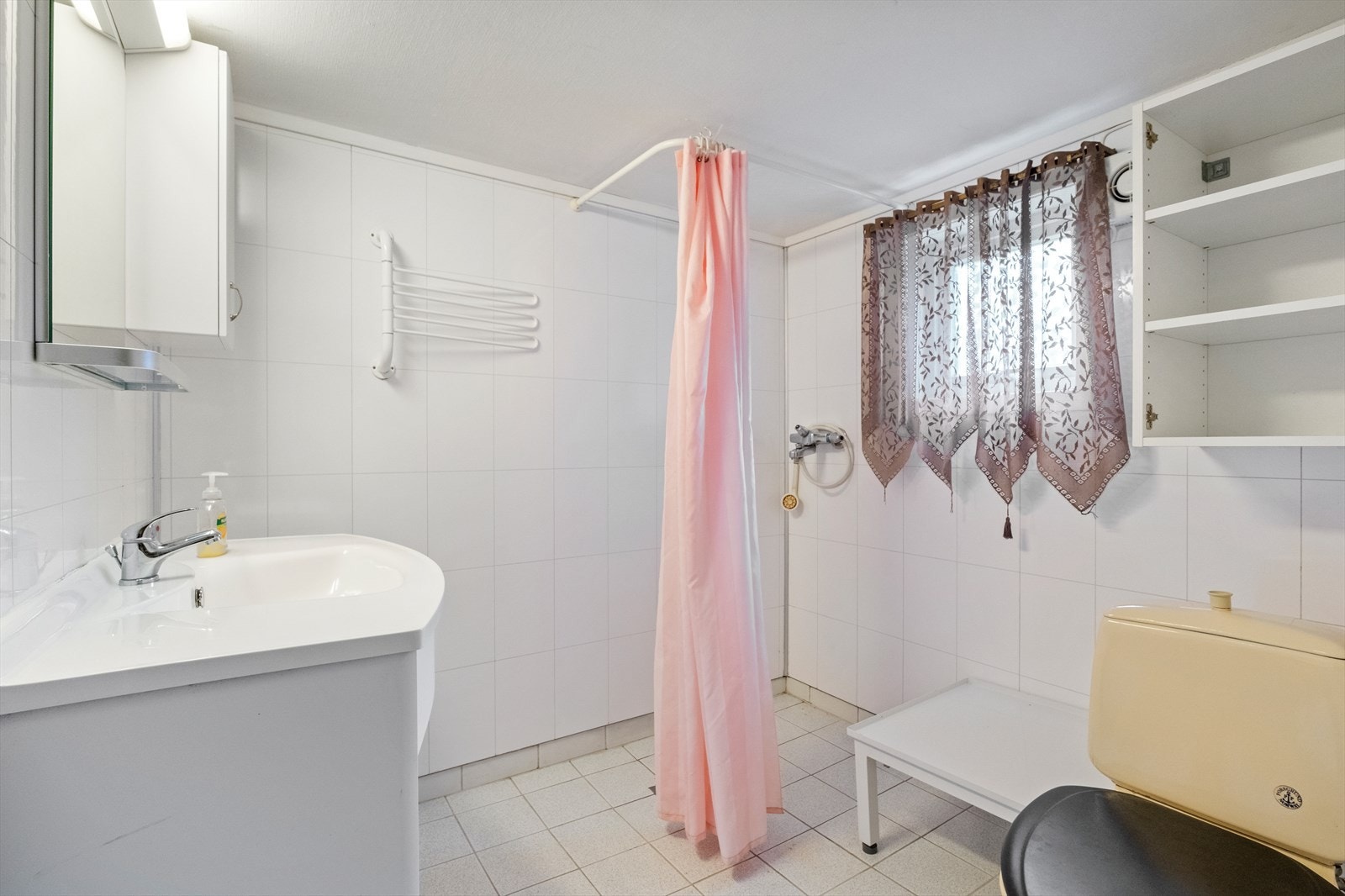 Kårbolig - bad Galleribilde