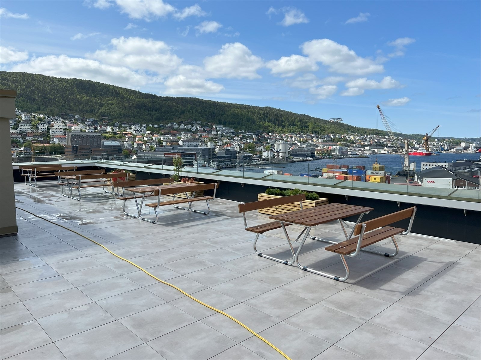 Flott utsikt fra byggets takterrasse Galleribilde
