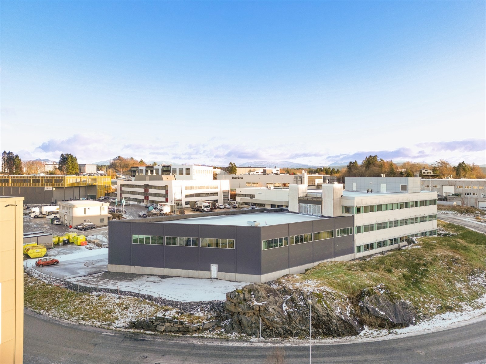 Kombinasjonsbygg i Espehaugen 41 Galleribilde
