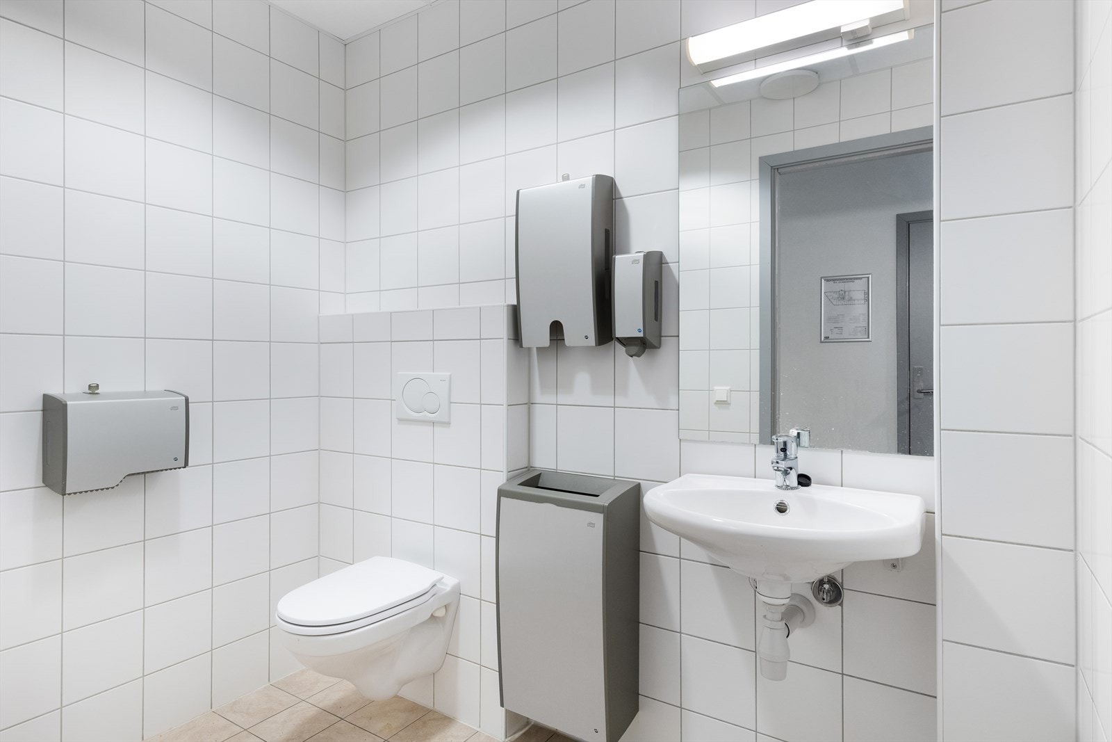 Ledig kontorareal, BTA 88 -312 m². Teamkontor. Toaletter Galleribilde