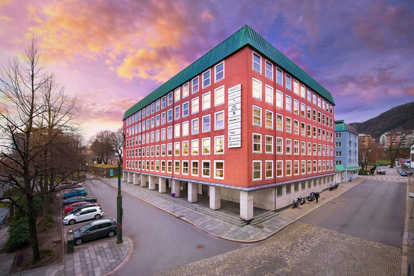 Et av byens flottest kontorbygg på Bryggen i Bergen.