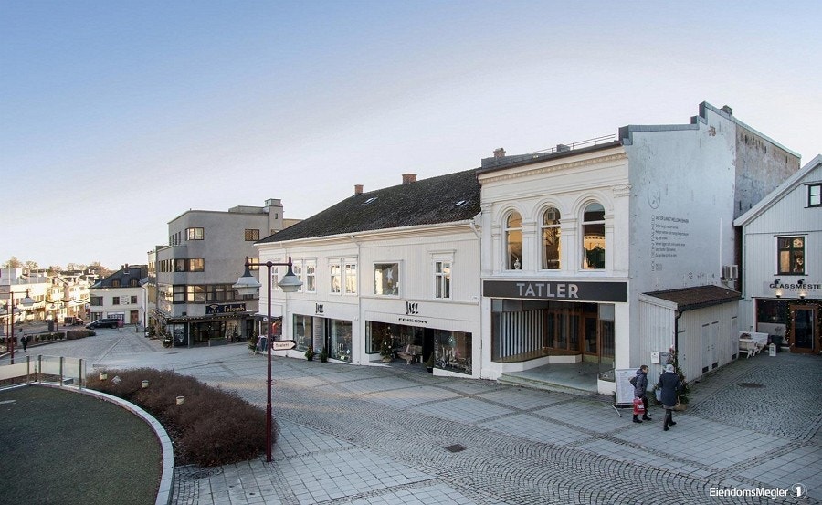 Viser beliggenheten på torget. Galleribilde
