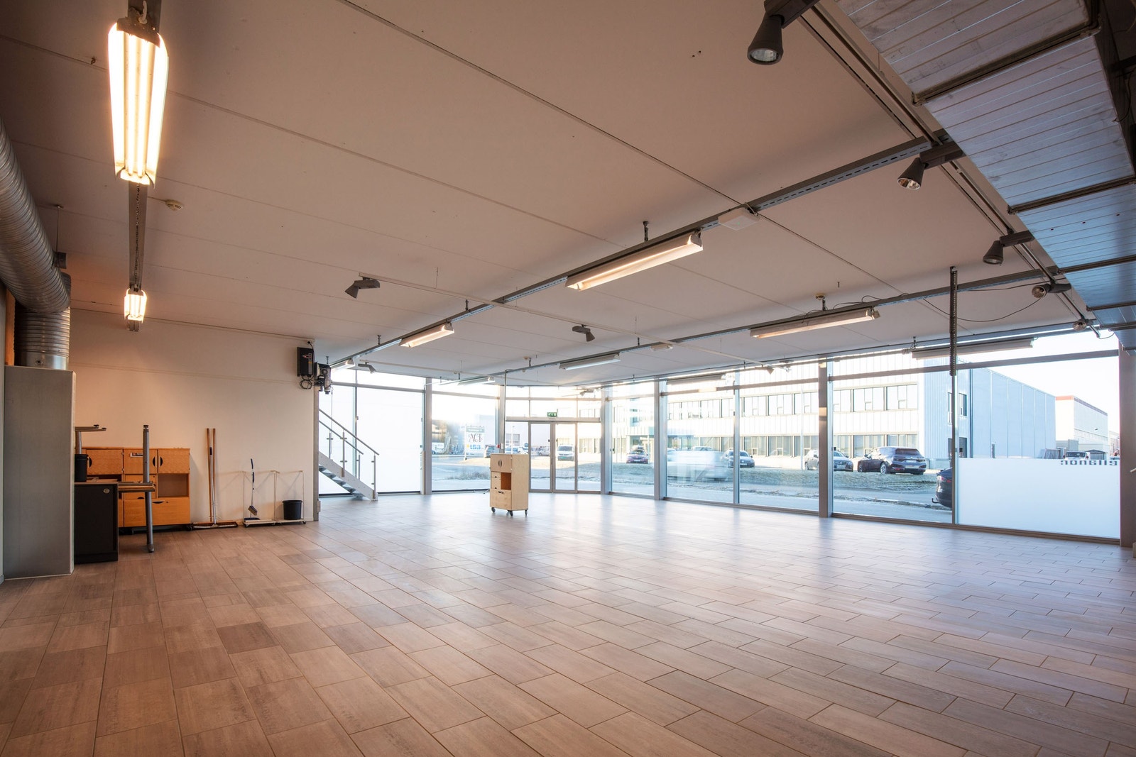 Både 1. og 2. etg. er godt egnet til utstillingslokale. Galleribilde