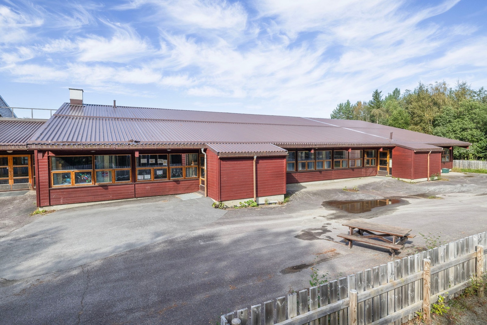 Eiendommen ligger på Bergsmoen ca 6 km vest for Grong sentrum Galleribilde