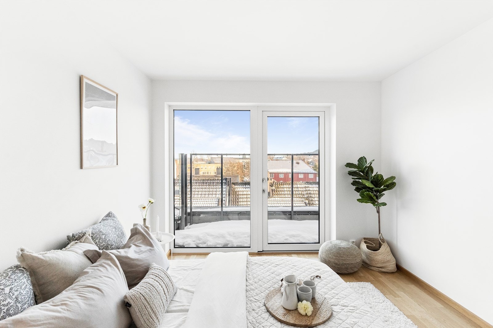 Egen utgang til balkongen fra hovedsoverom Galleribilde