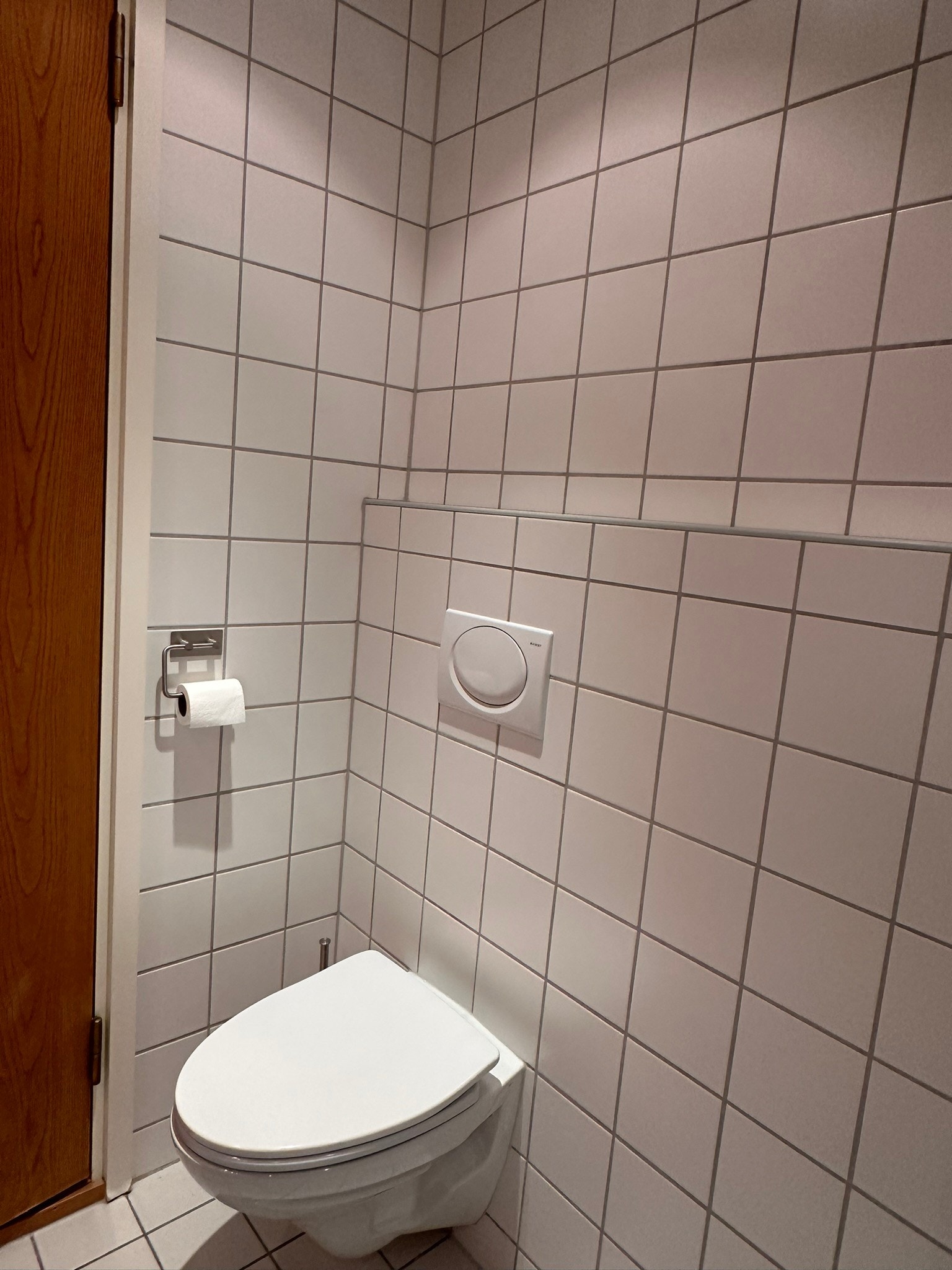 Vegghengt toalett Galleribilde