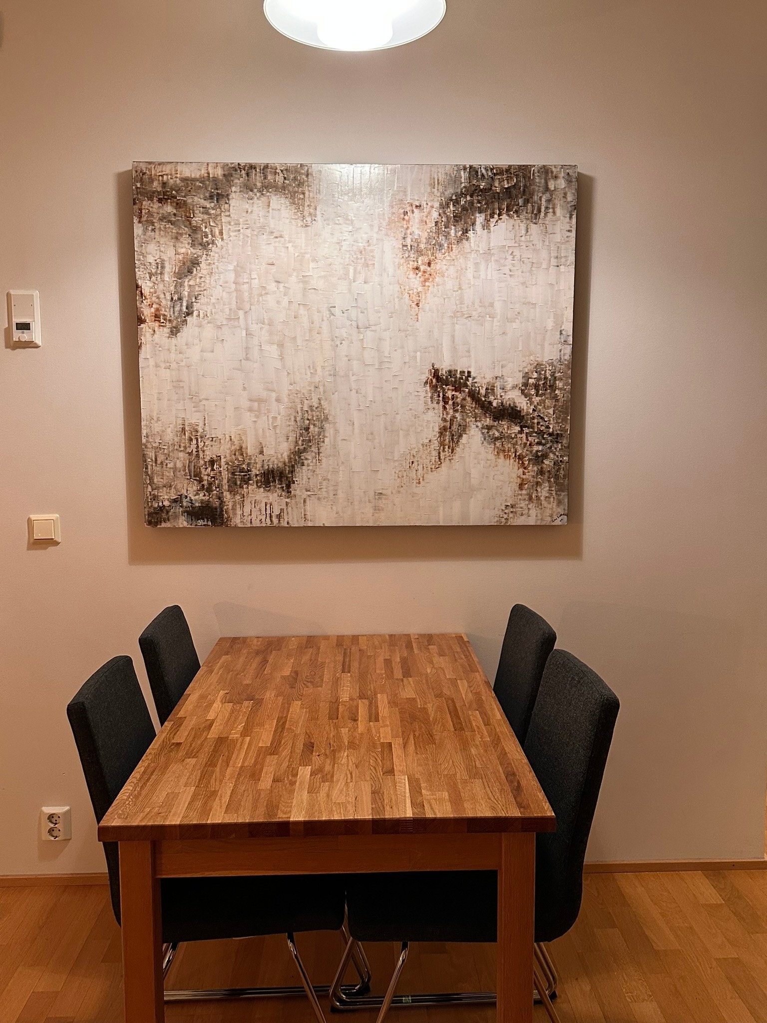 Spisebord med fire stoler Galleribilde