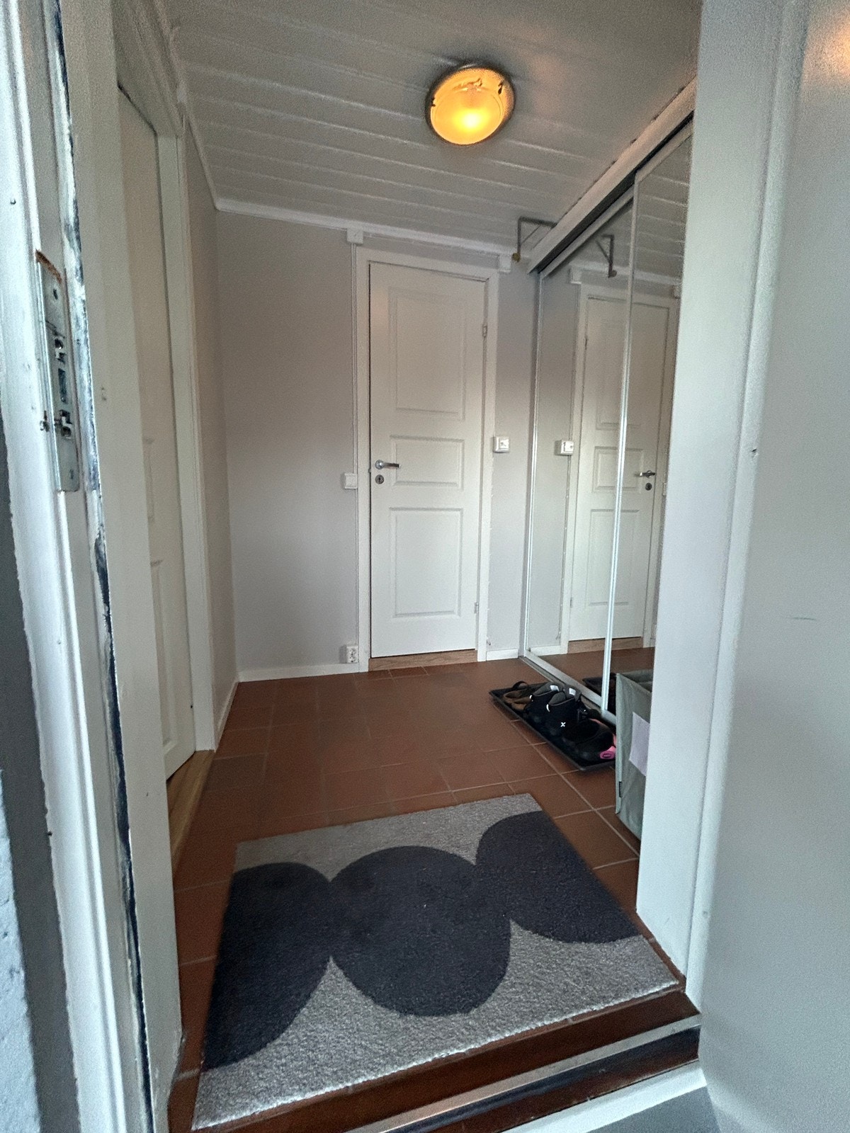 Romslig inngangsparti Galleribilde