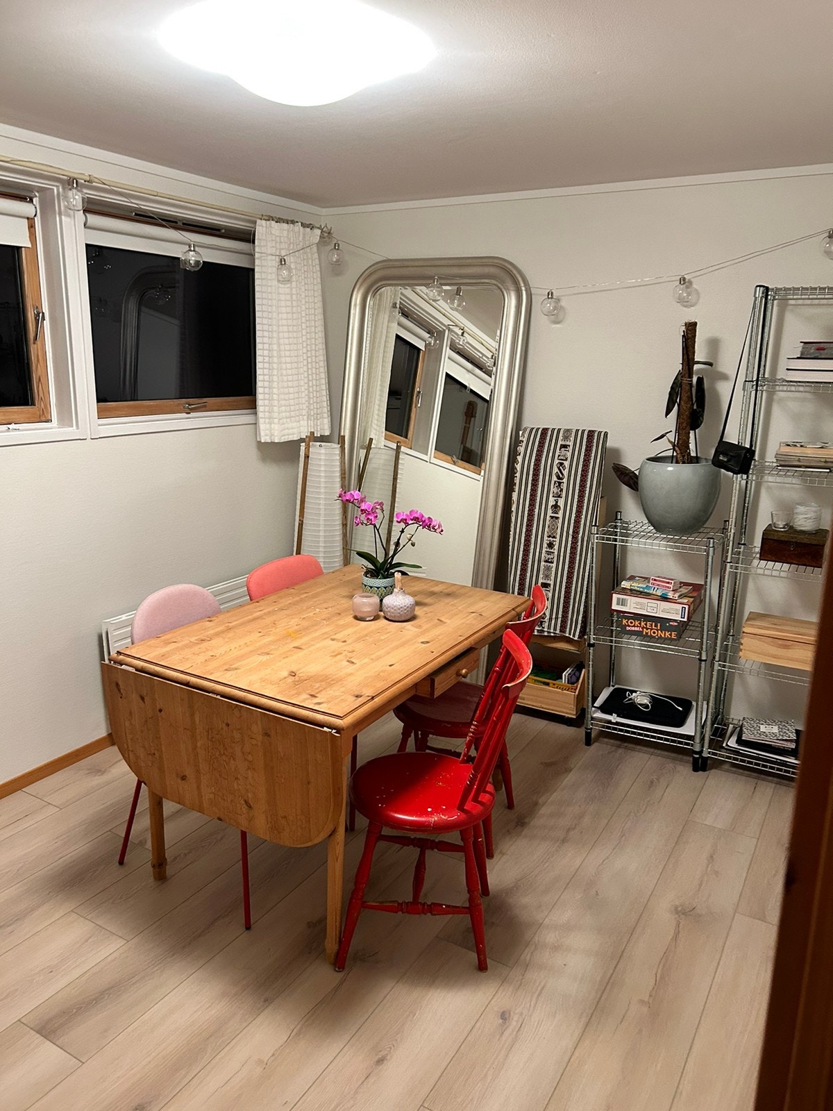 Soverom/stue Galleribilde