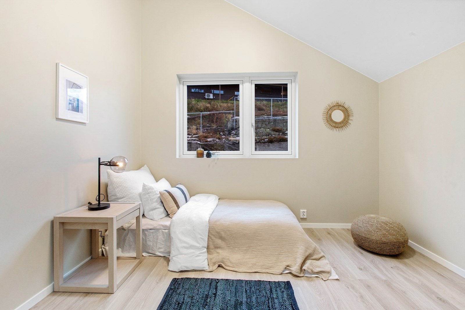 Soverommene er malt i lys farge (Hvit Te). Galleribilde