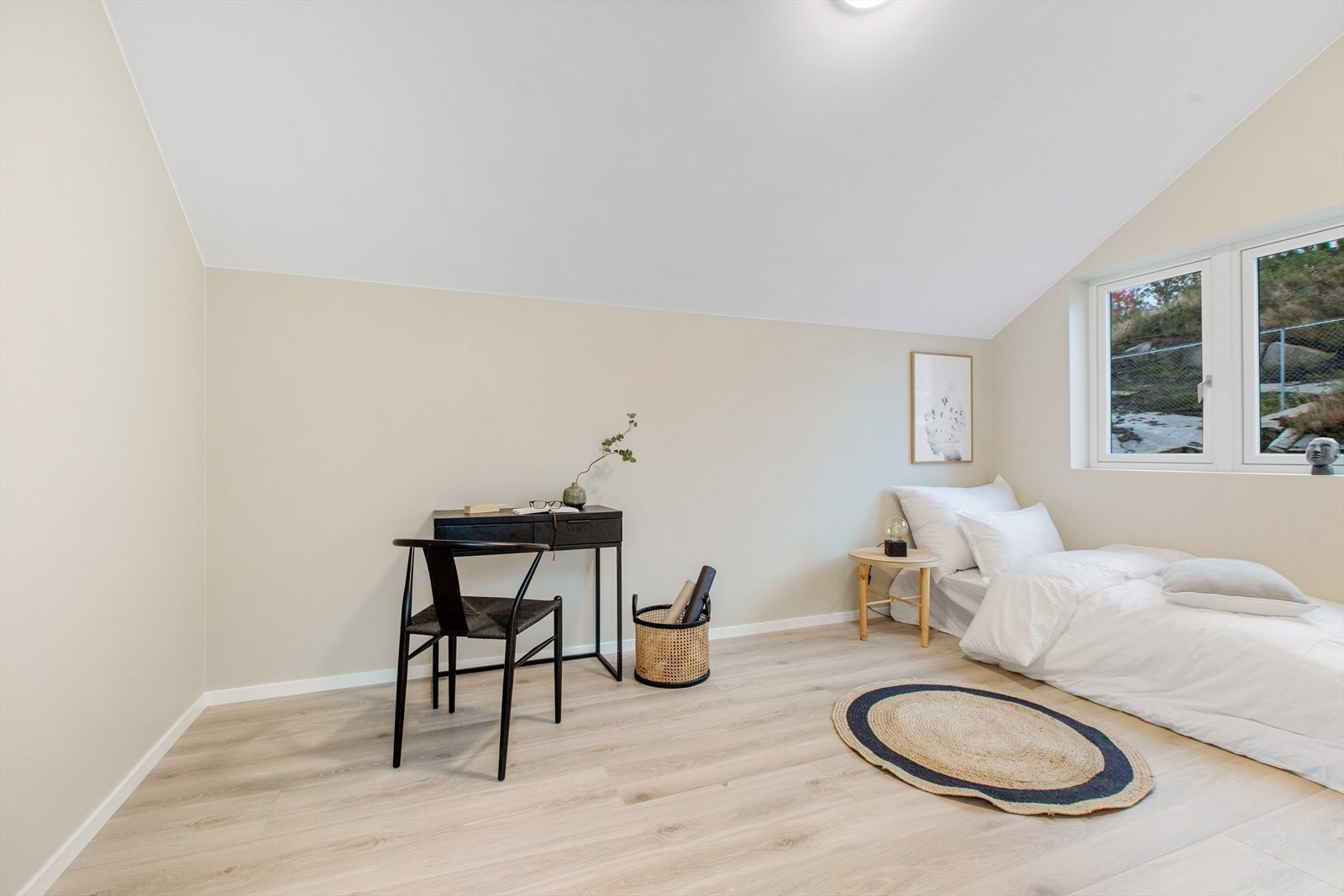 Alle boligens soverom er beliggende i 2. etasje. Galleribilde