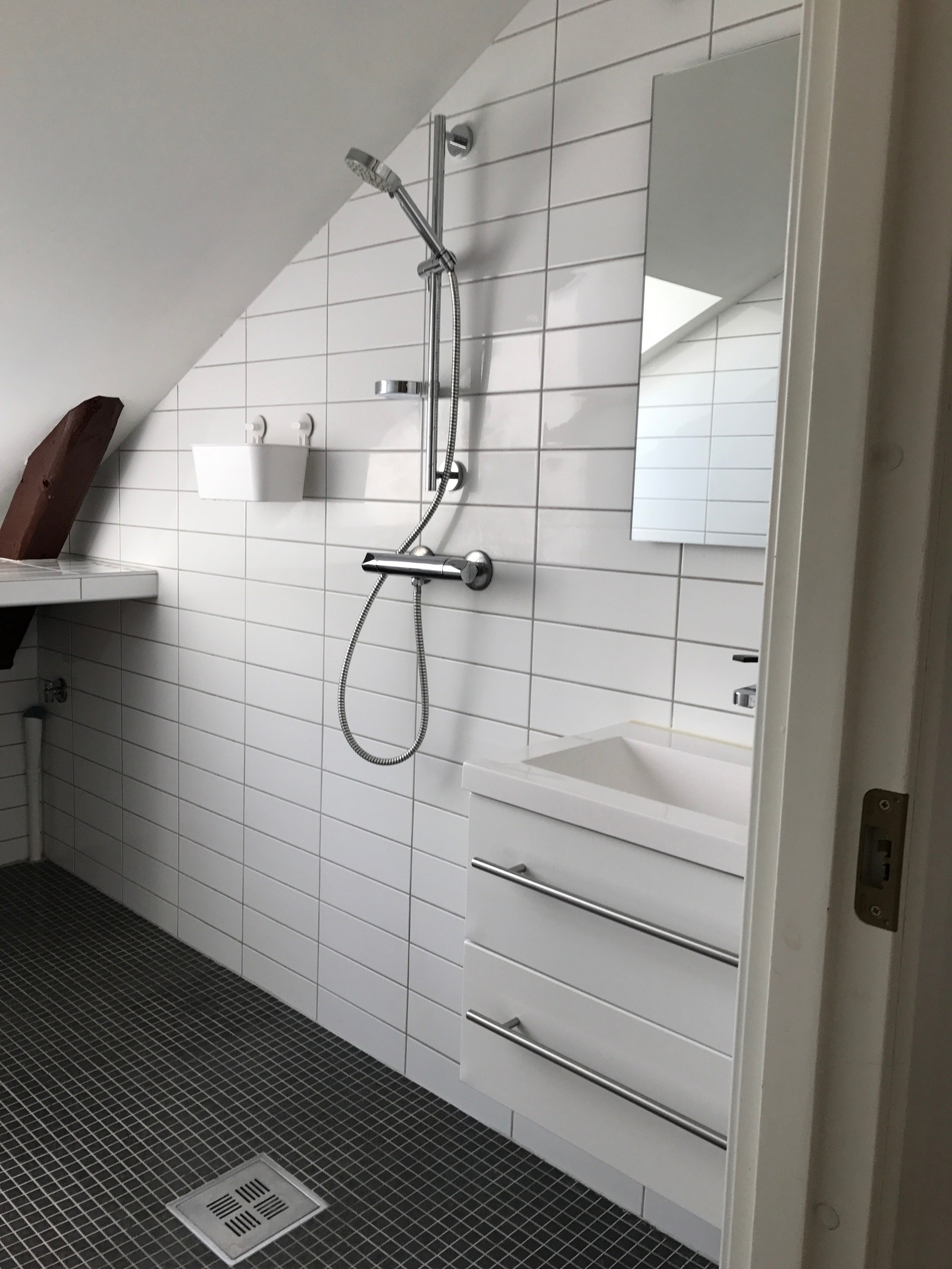 Bad med vaskemaskin Galleribilde