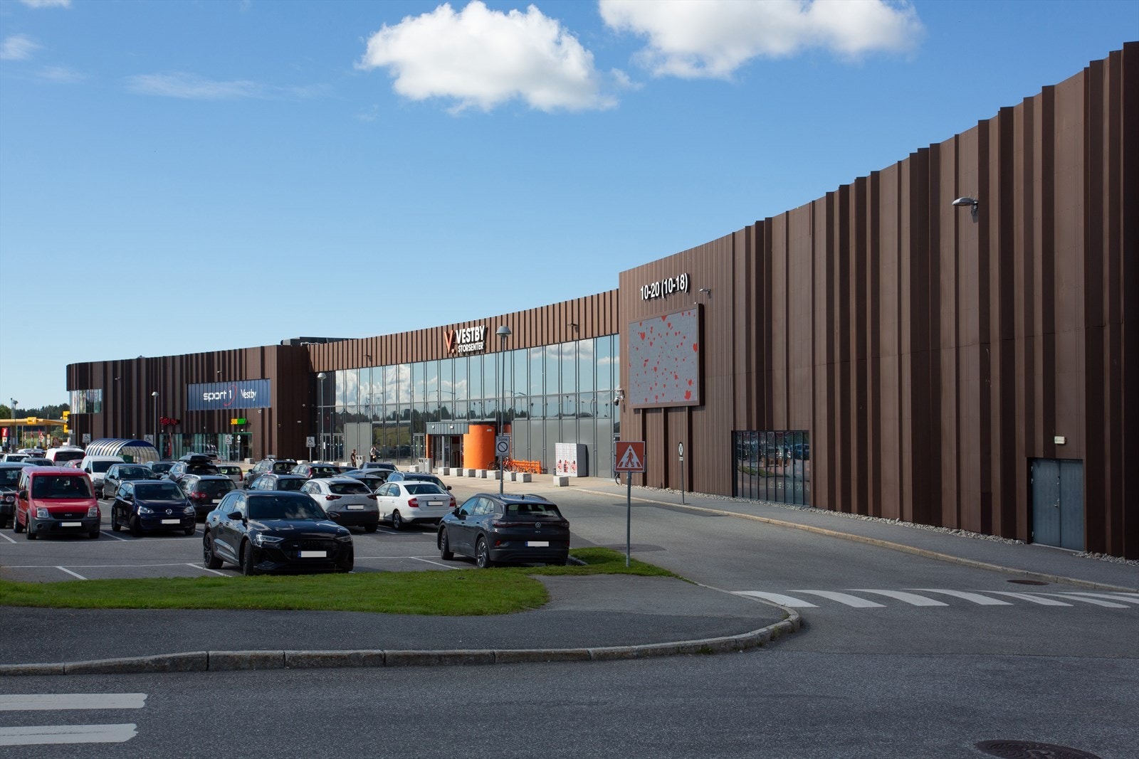 Vestby storsenter ligger i sentrum med et godt utvalg av forretninger og servicetilbud. Galleribilde