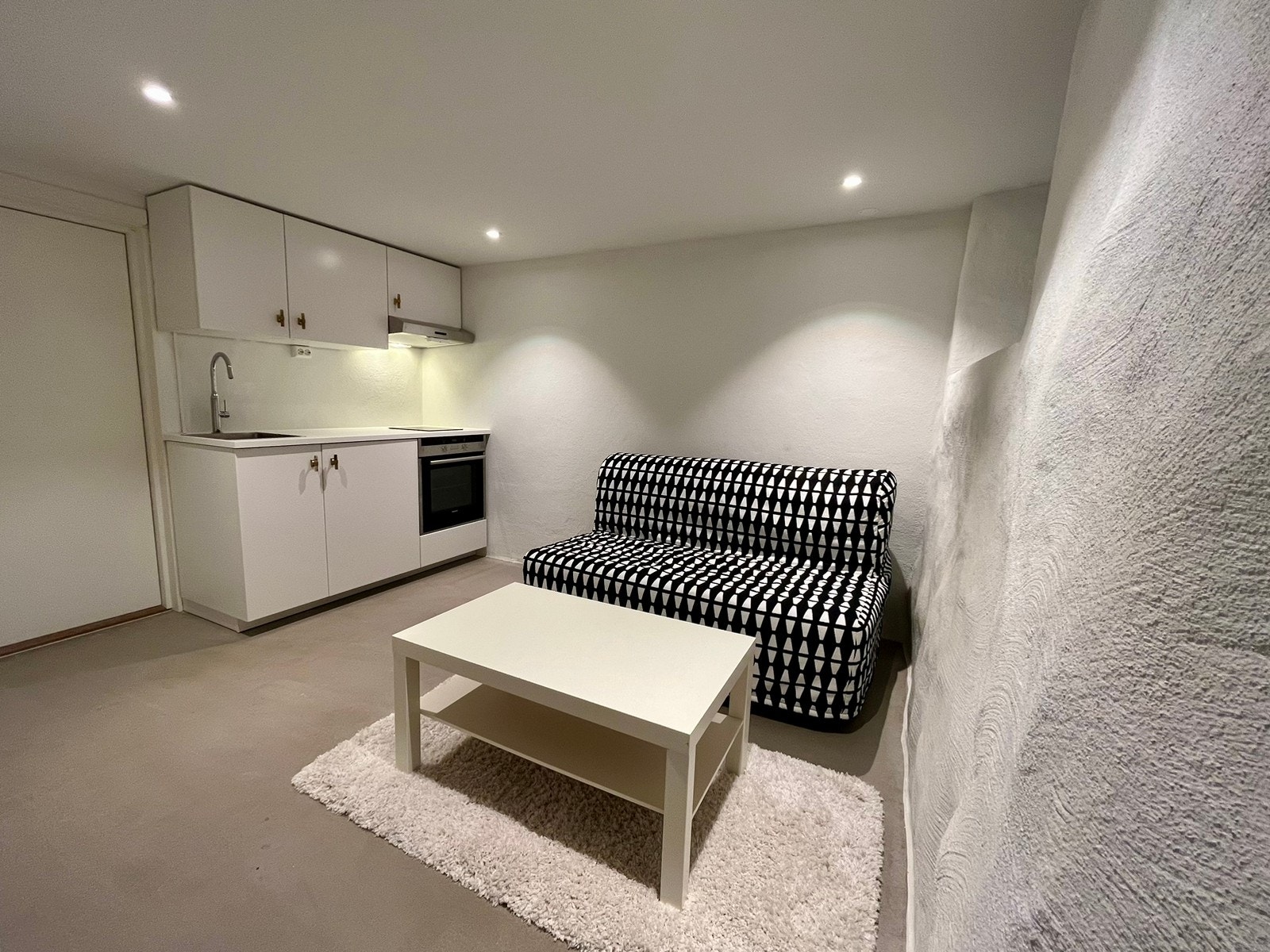 Røffe og lune betonggulv med gulvvarme Galleribilde