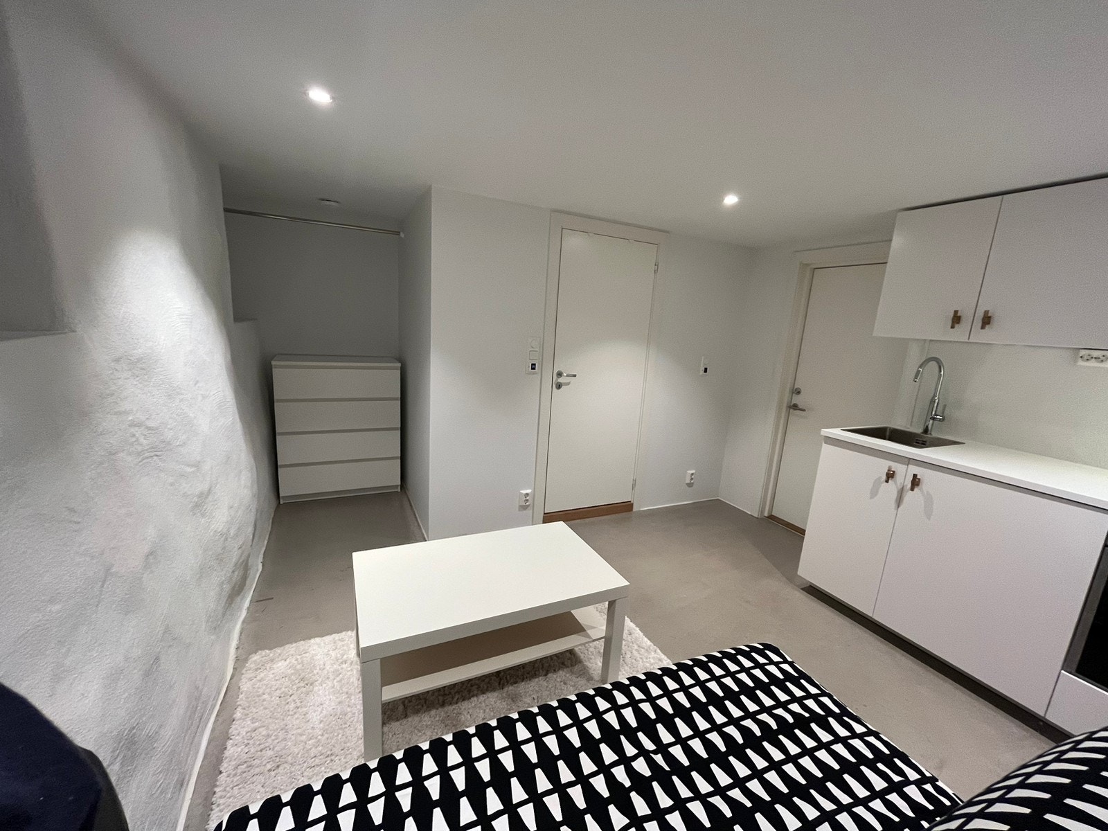 Kommode og heng i kroken Galleribilde