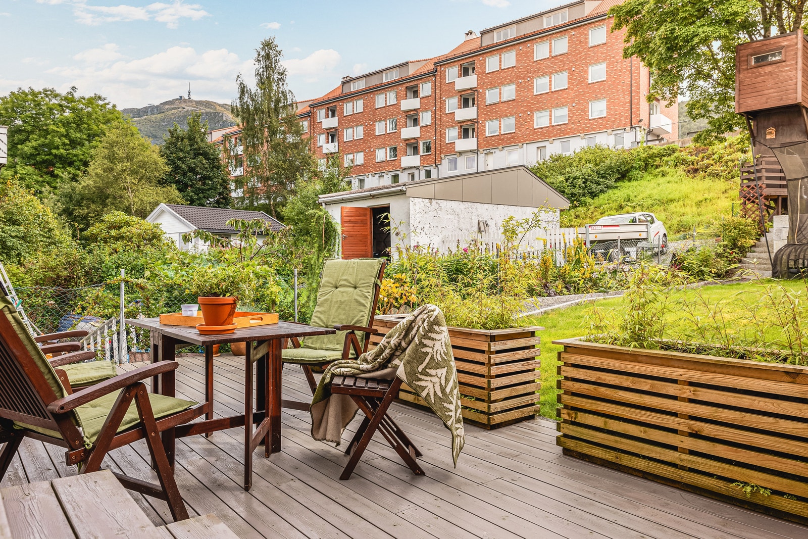 Terrasse i bakhage Galleribilde