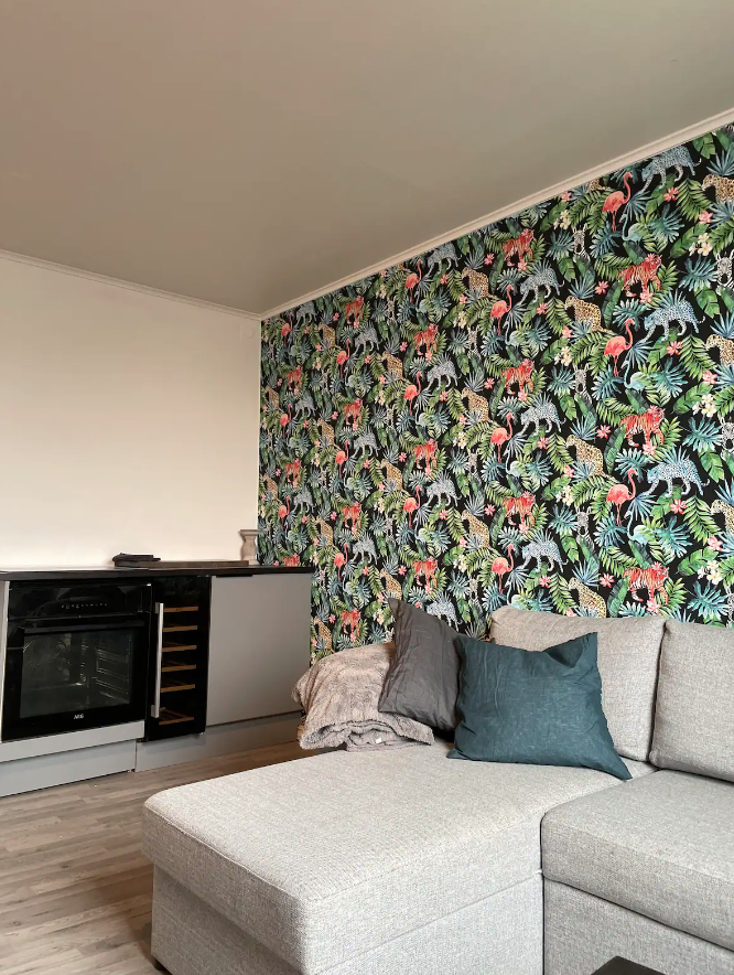 Tapet kan jeg bytte/ta vekk hvis det er ønskelig. Galleribilde