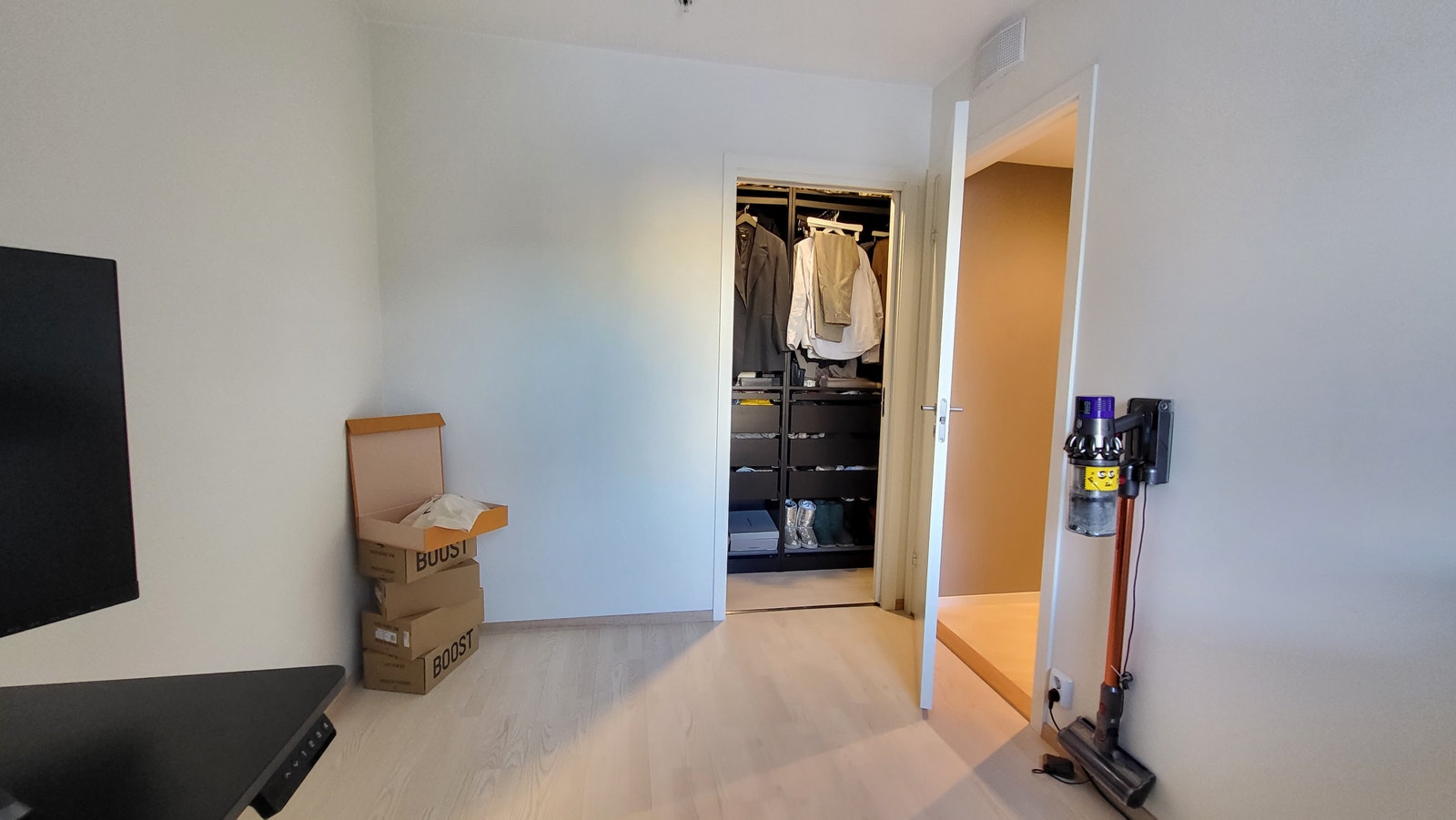 Garderobeskap / walk in closet medfølger Galleribilde