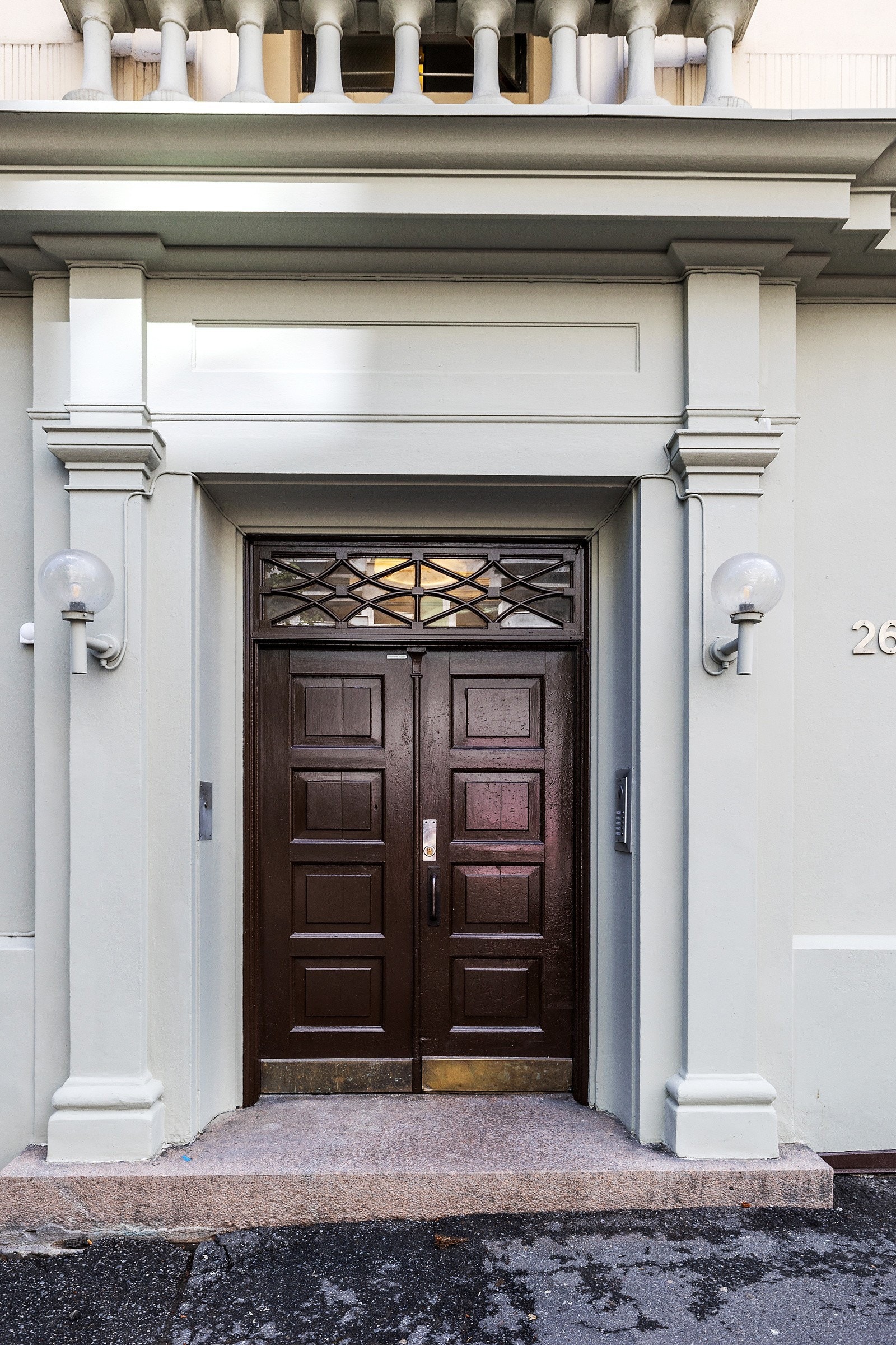 Det er busstopp 1 min. unna leiligheten Galleribilde