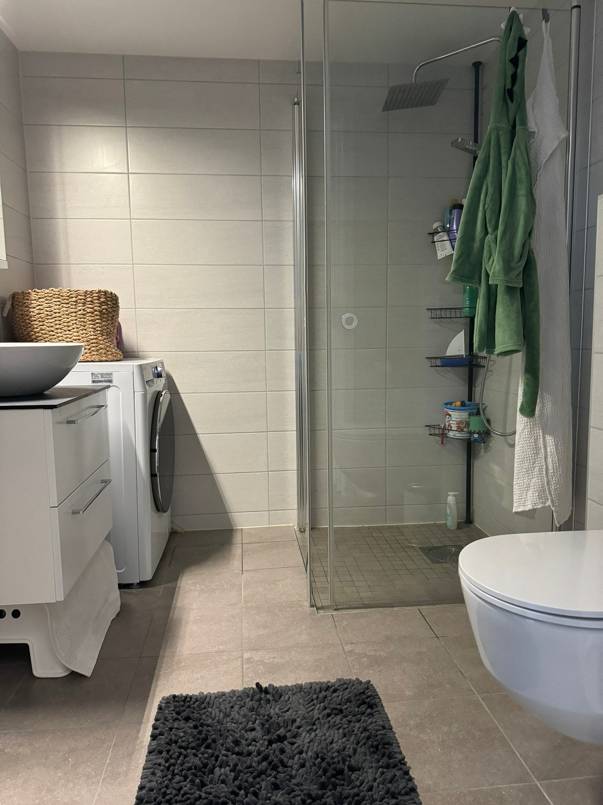 Plass for vaskemaskin på bad. Galleribilde