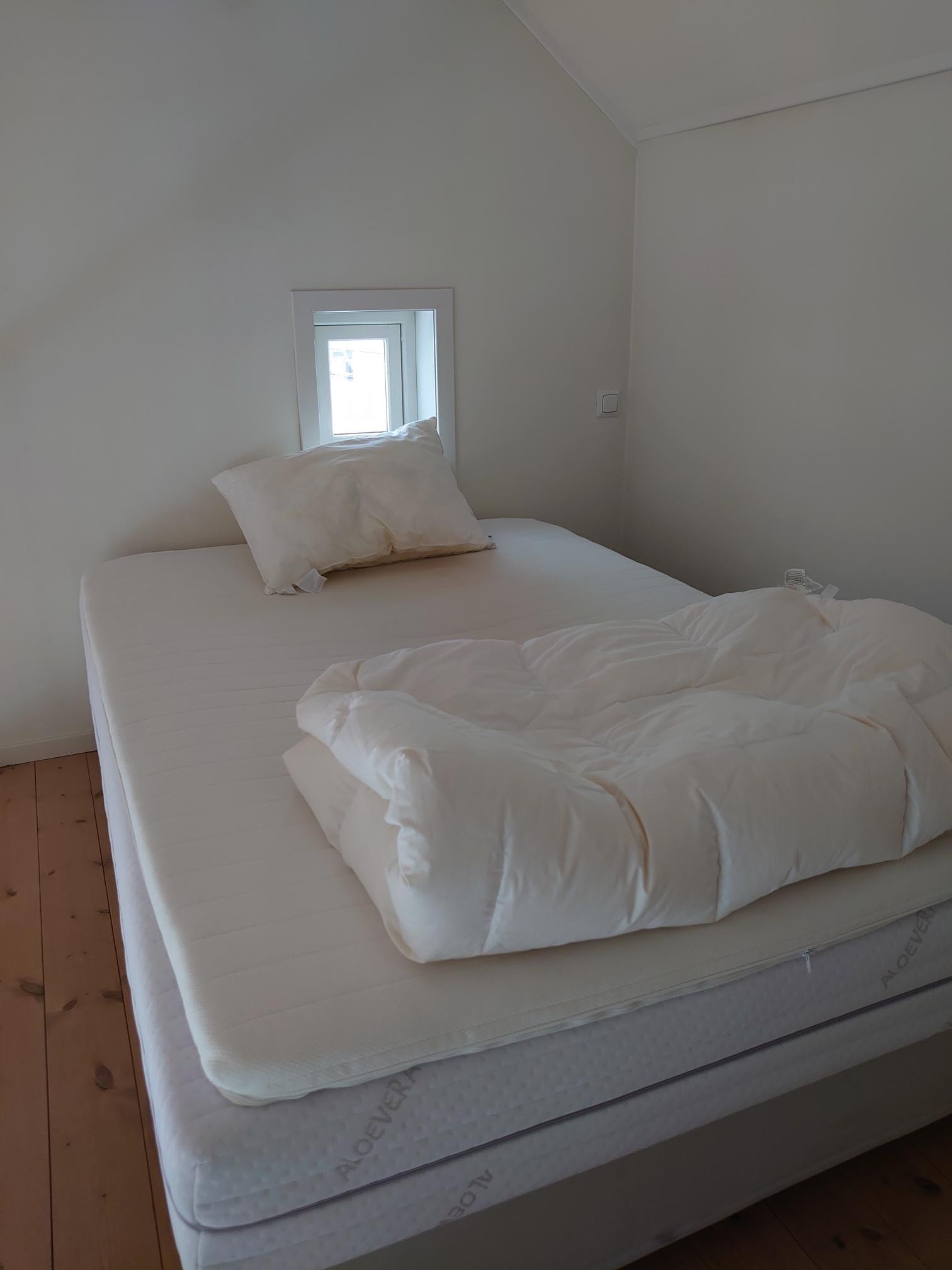 Seng på hems. Galleribilde