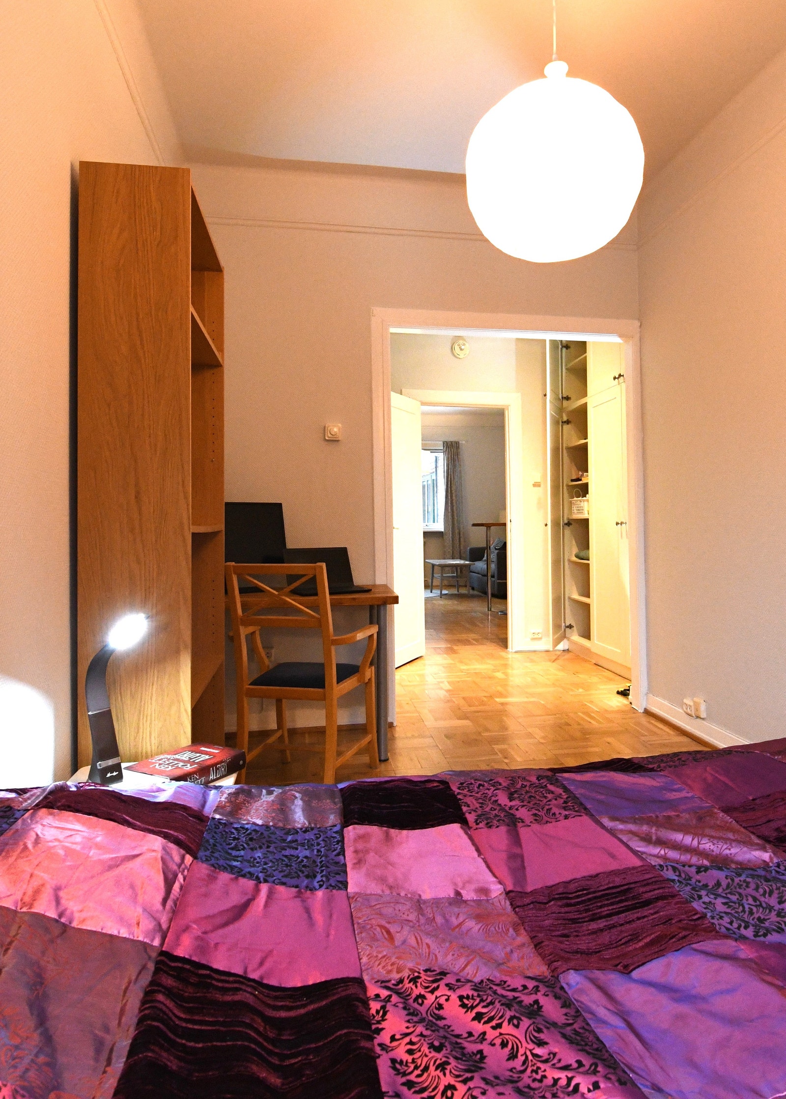 24-gjennomgående mot stuen Galleribilde