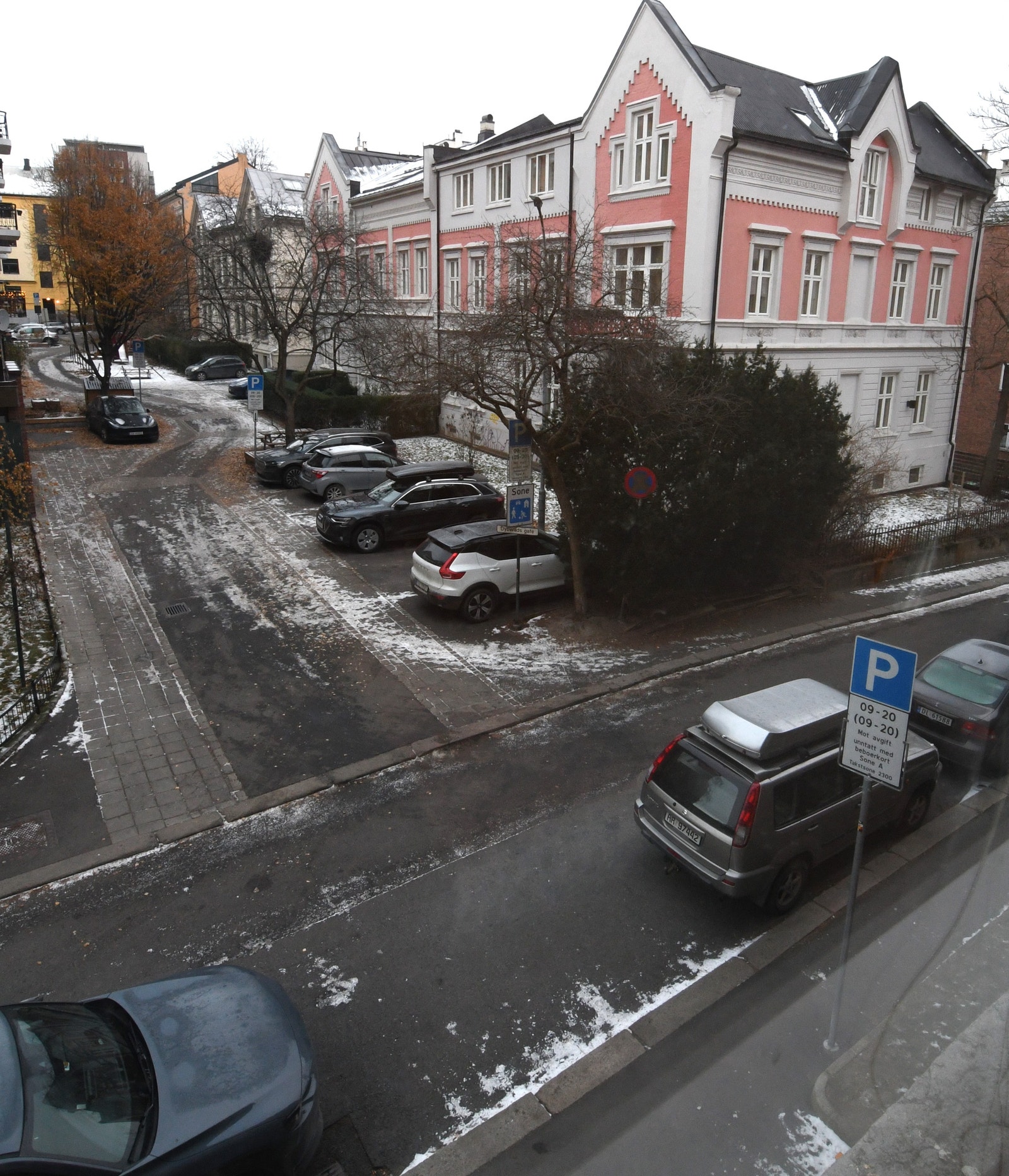 22-utsikt østover fra soverom (trafikkrolig blindvei) Galleribilde