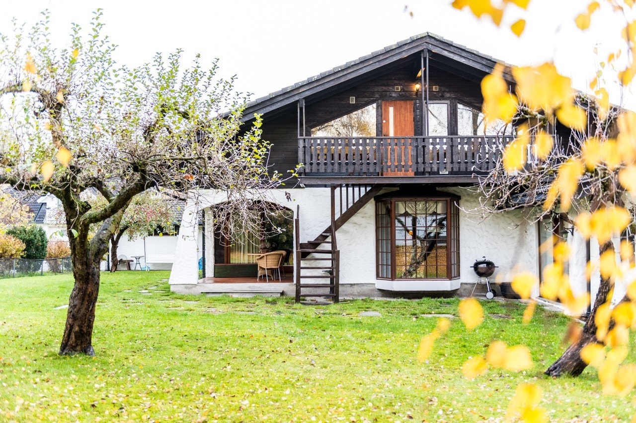 Inngang fra hage Galleribilde