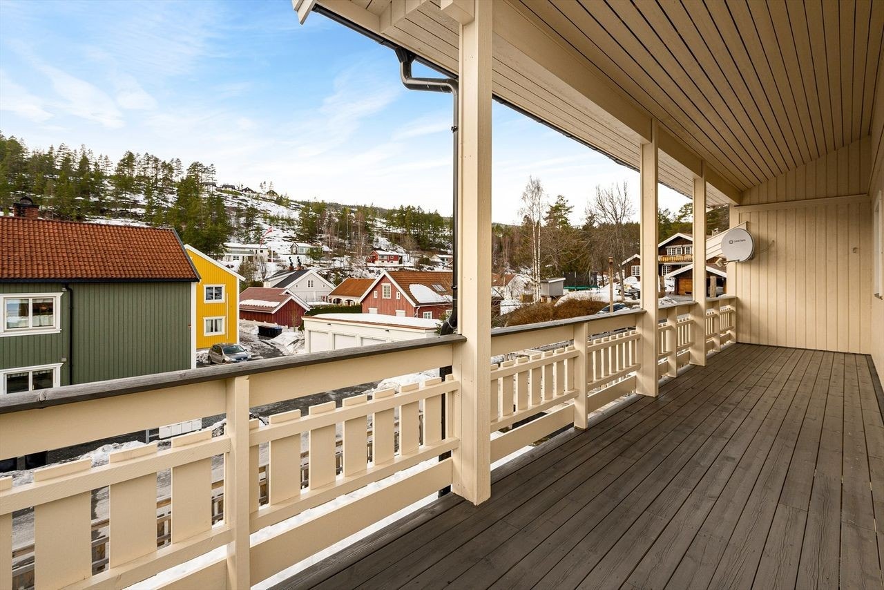 Stor uteplass Galleribilde