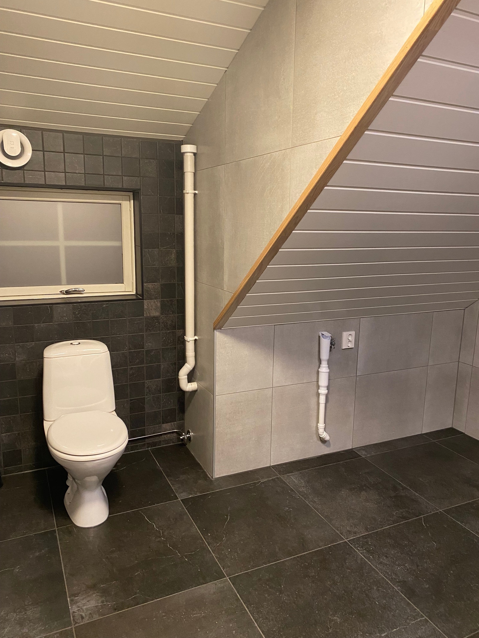 Bad. Varmekabel i gulv. Galleribilde