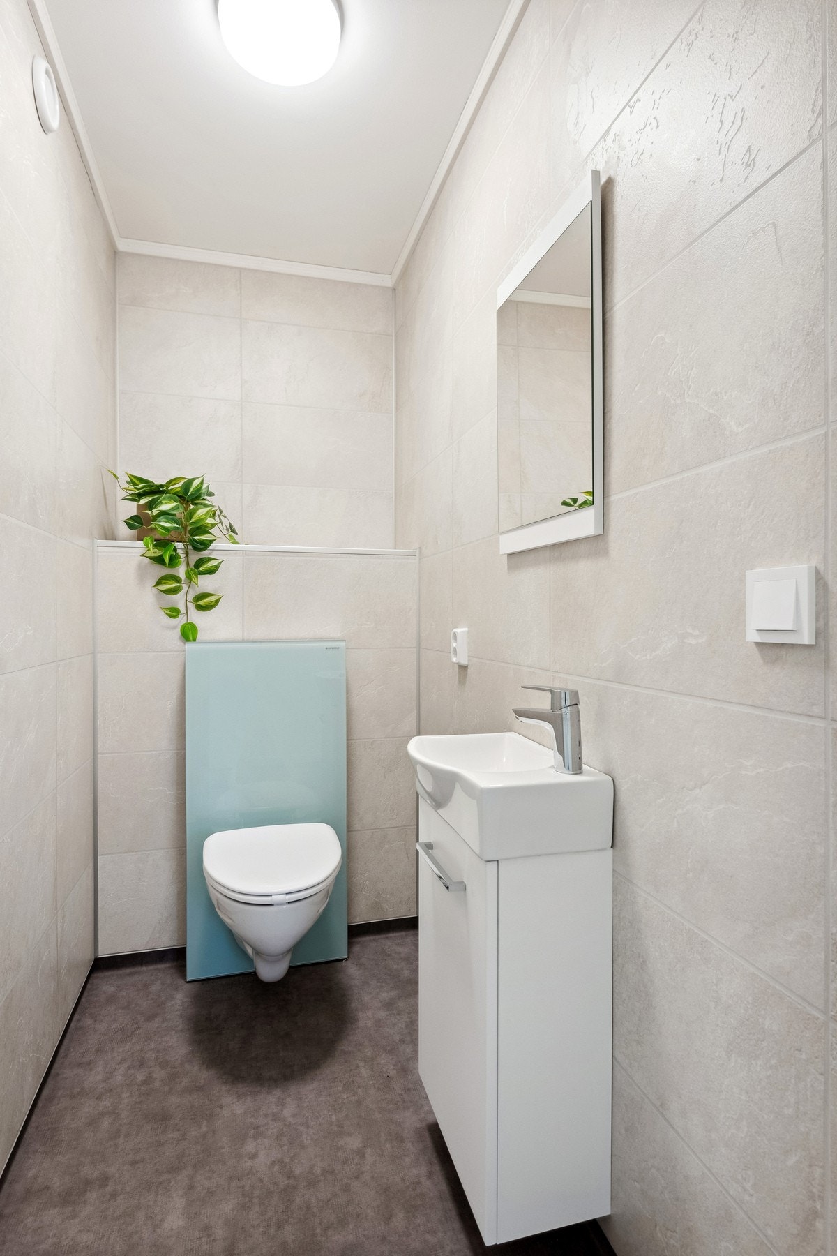 Gjestetoalett i 2. etasje. Galleribilde