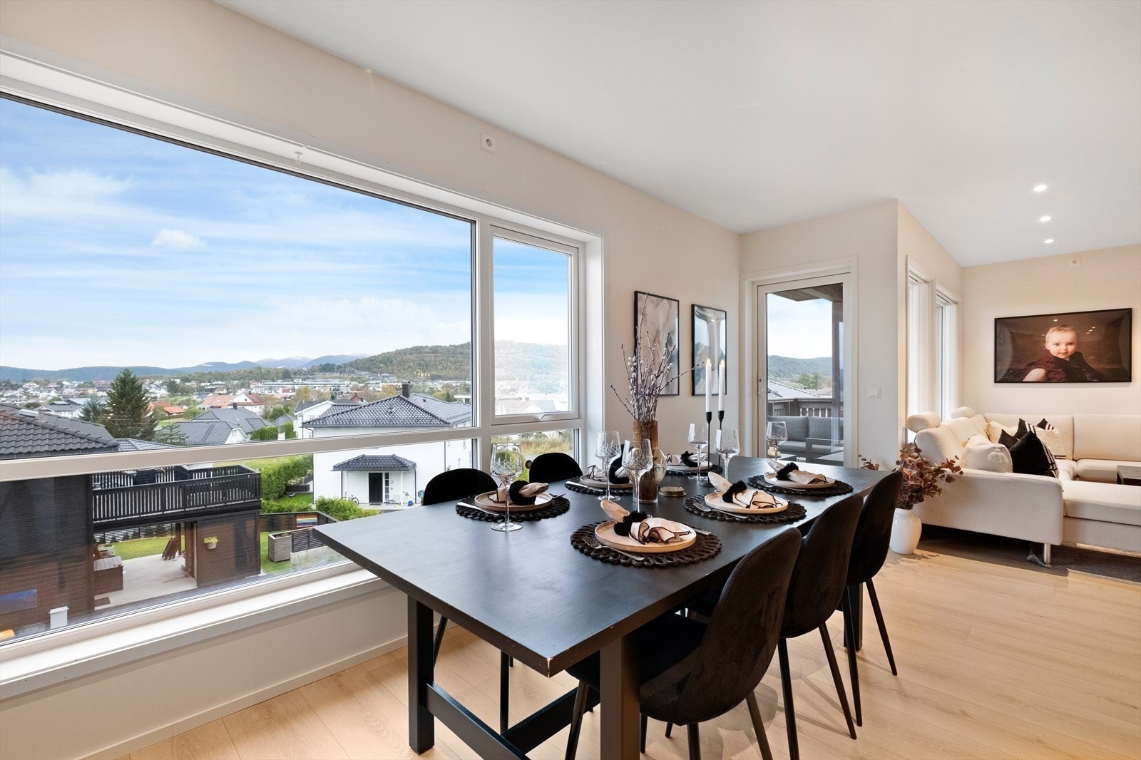 Bilder fra lignende leverte boliger med kundetilpasninger. Galleribilde