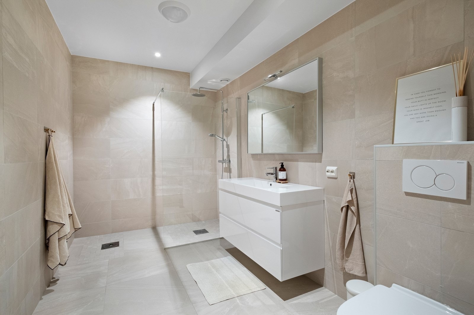 Bilder fra lignende leverte boliger med kundetilpasninger. Galleribilde