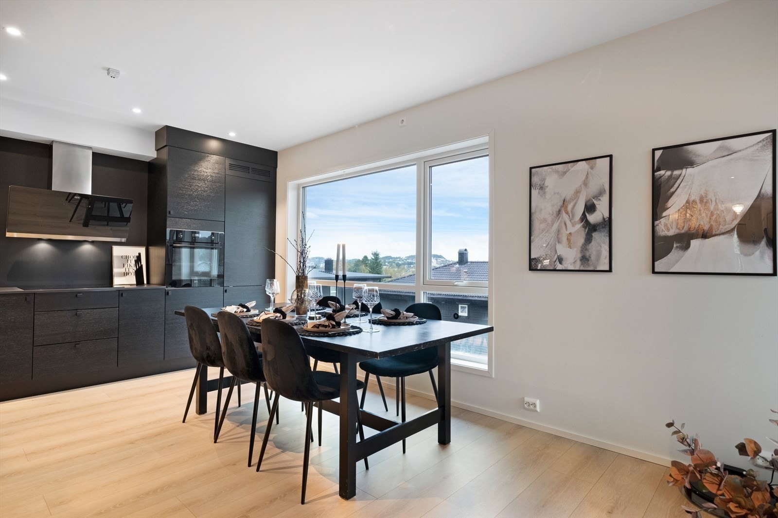 Bilder fra lignende leverte boliger med kundetilpasninger. Galleribilde