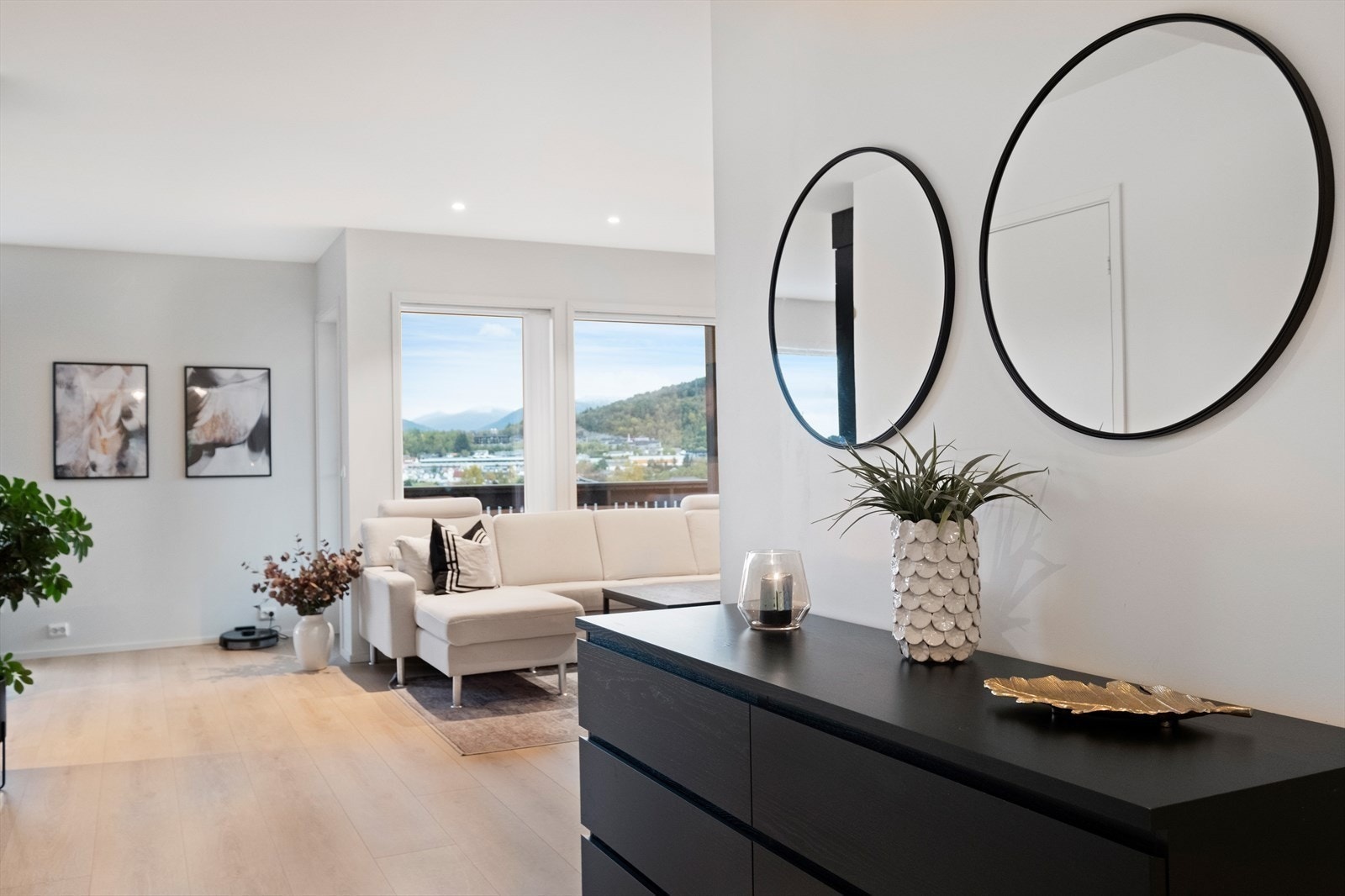 Bilder fra lignende leverte boliger med kundetilpasninger. Galleribilde