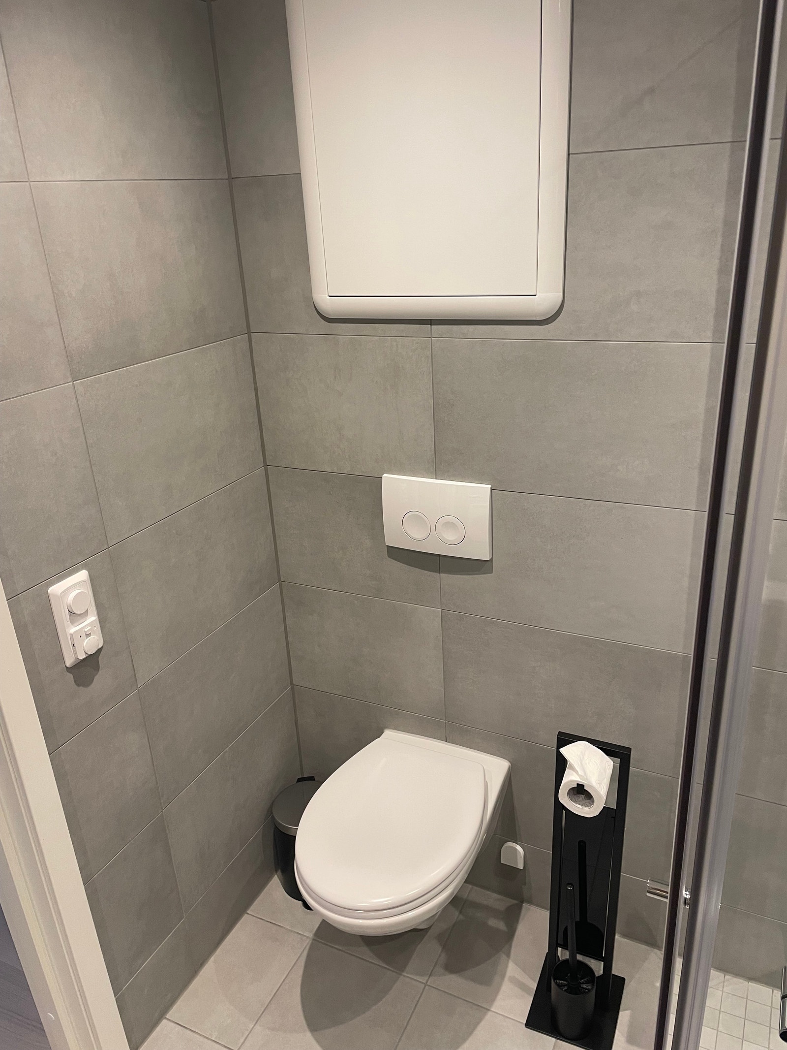 Vegghengt toalett Galleribilde