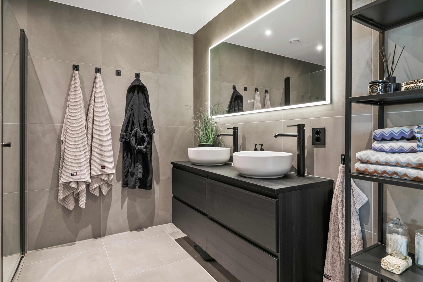 Bildet fra tilsvarende bolig i ett annet prosjekt. Boligen er en endeleilighet og inneholder tilvalg. Galleribilde