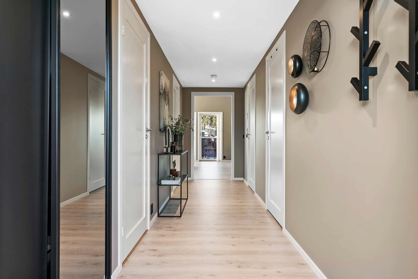 Bildet fra tilsvarende bolig i ett annet prosjekt. Boligen er en endeleilighet og inneholder tilvalg. Galleribilde