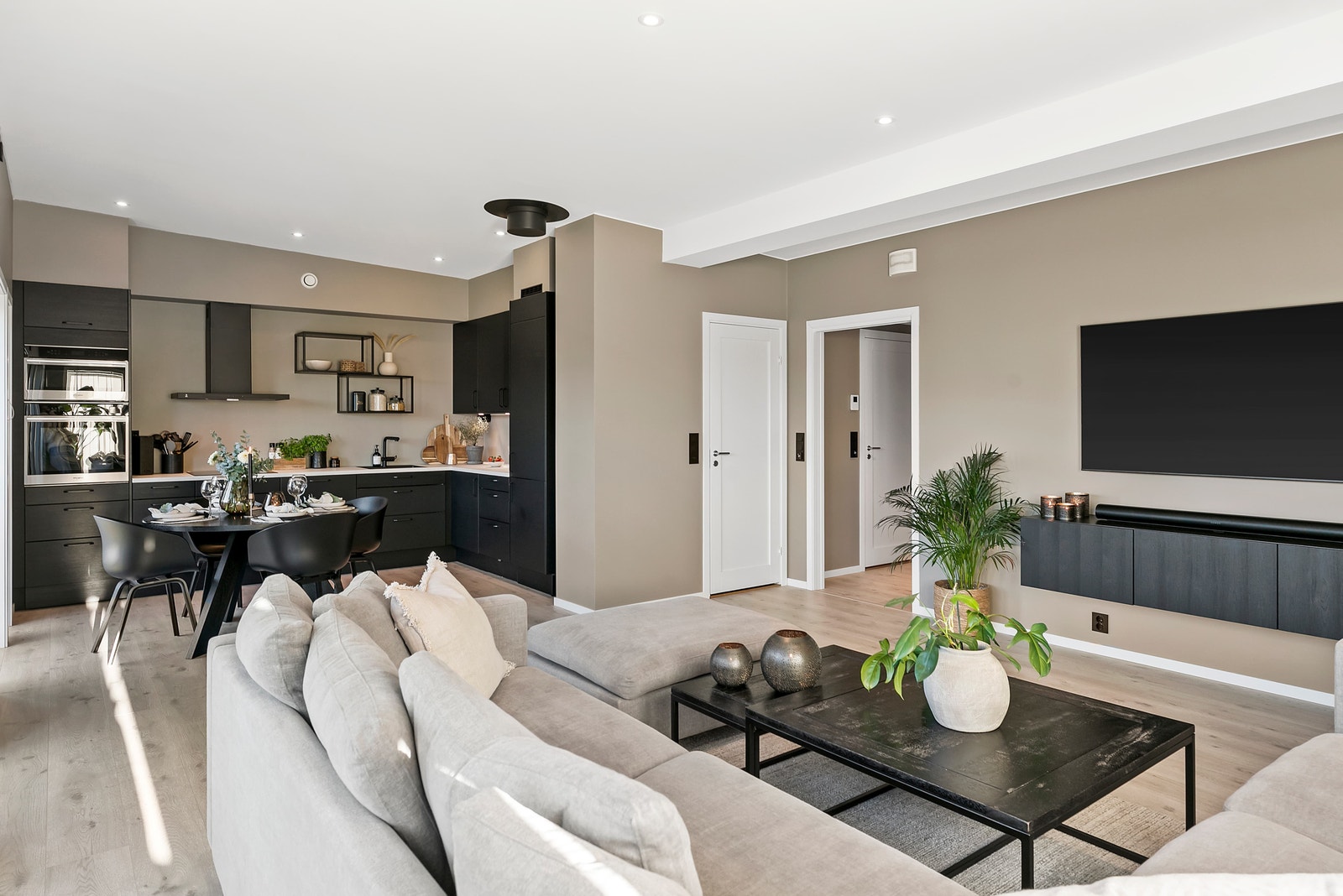 Bildet fra tilsvarende bolig i ett annet prosjekt. Boligen er en endeleilighet og inneholder tilvalg. Galleribilde