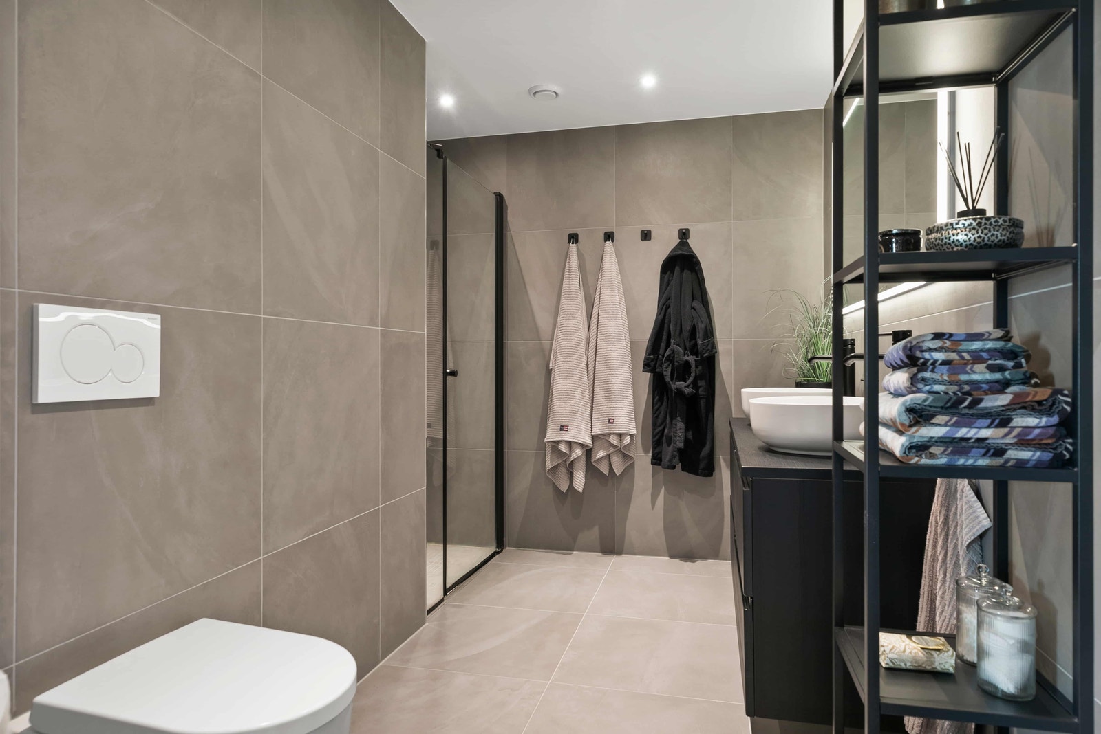 Bildet fra tilsvarende bolig i ett annet prosjekt. Boligen er en endeleilighet og inneholder tilvalg. Galleribilde