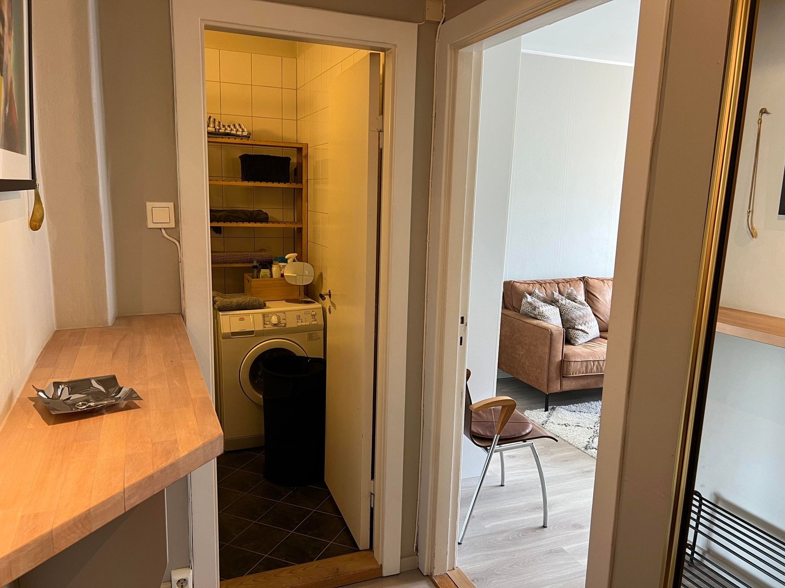 Romslig entre Galleribilde