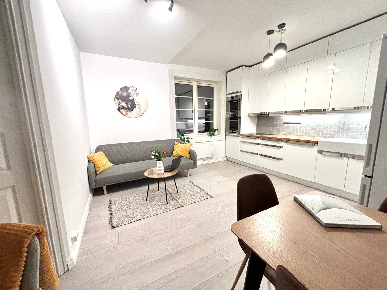 Sofa følger ikke med, kaffebord følger med om ønskelig Galleribilde