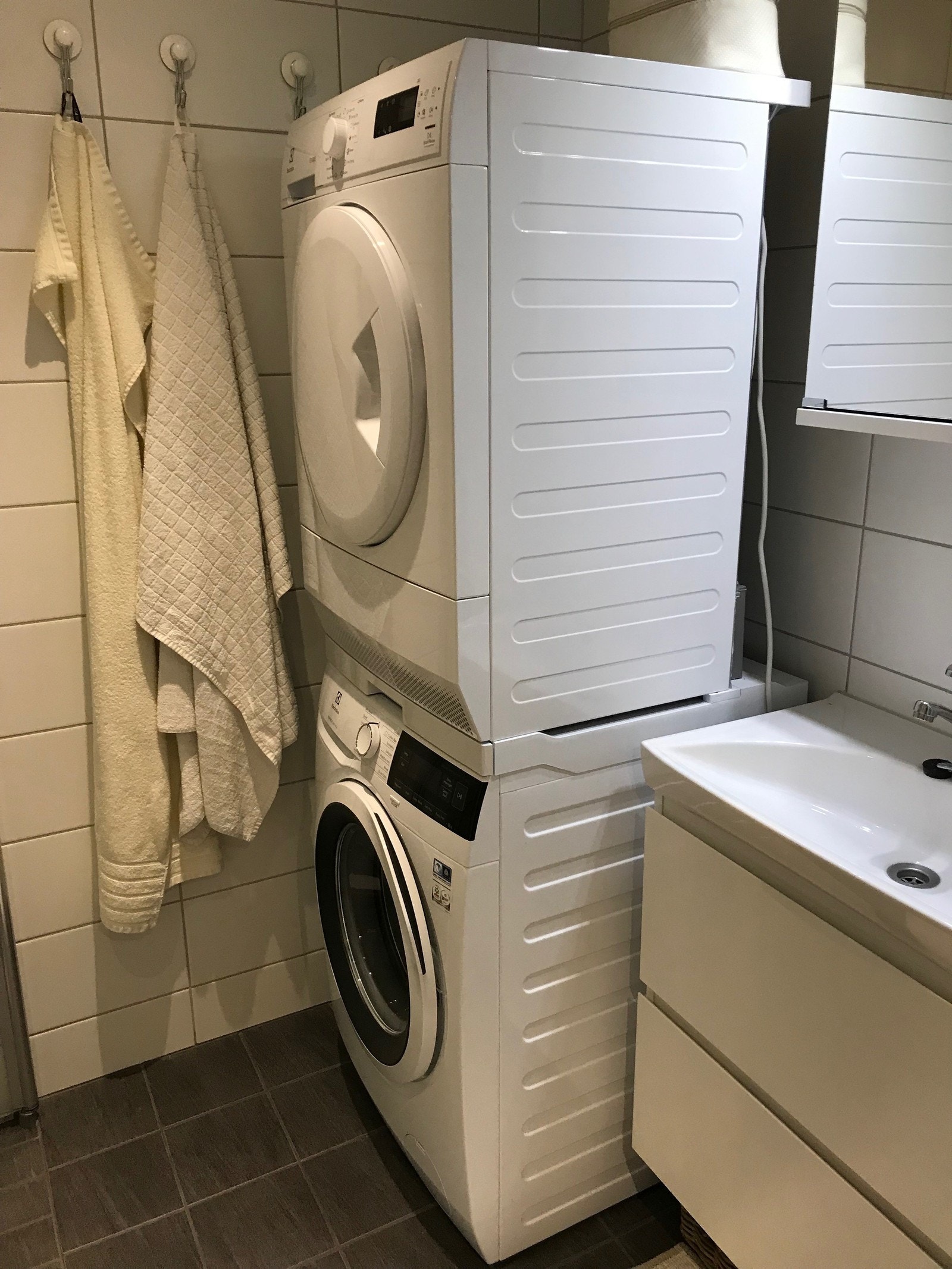 Vaskemaskin og tørketrommel er inkludert. Topp kvalitet. Galleribilde